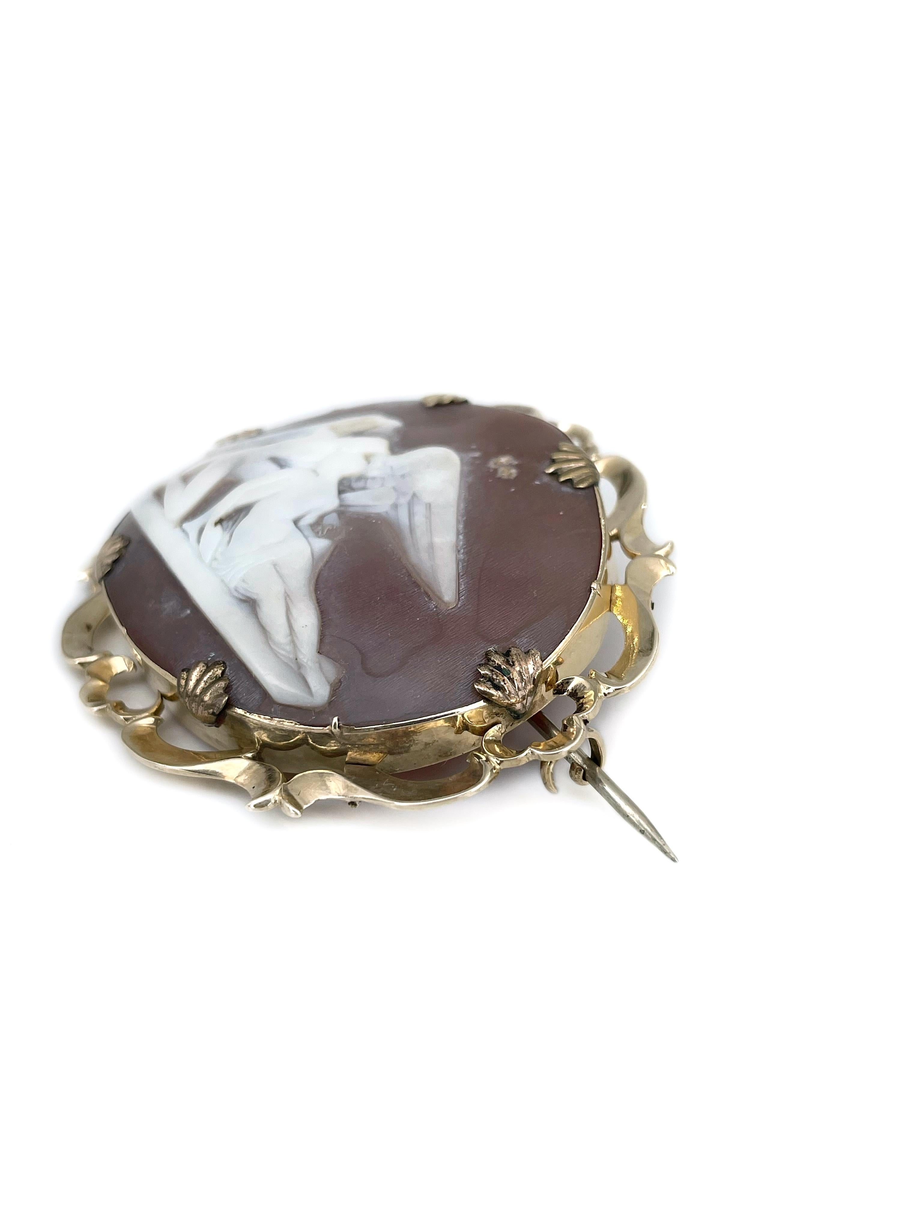 Victorian 15 Karat Gold Psyche And Cupid Shell Cameo Pin Brooch In Good Condition In Vilnius, Vilniaus apskr.