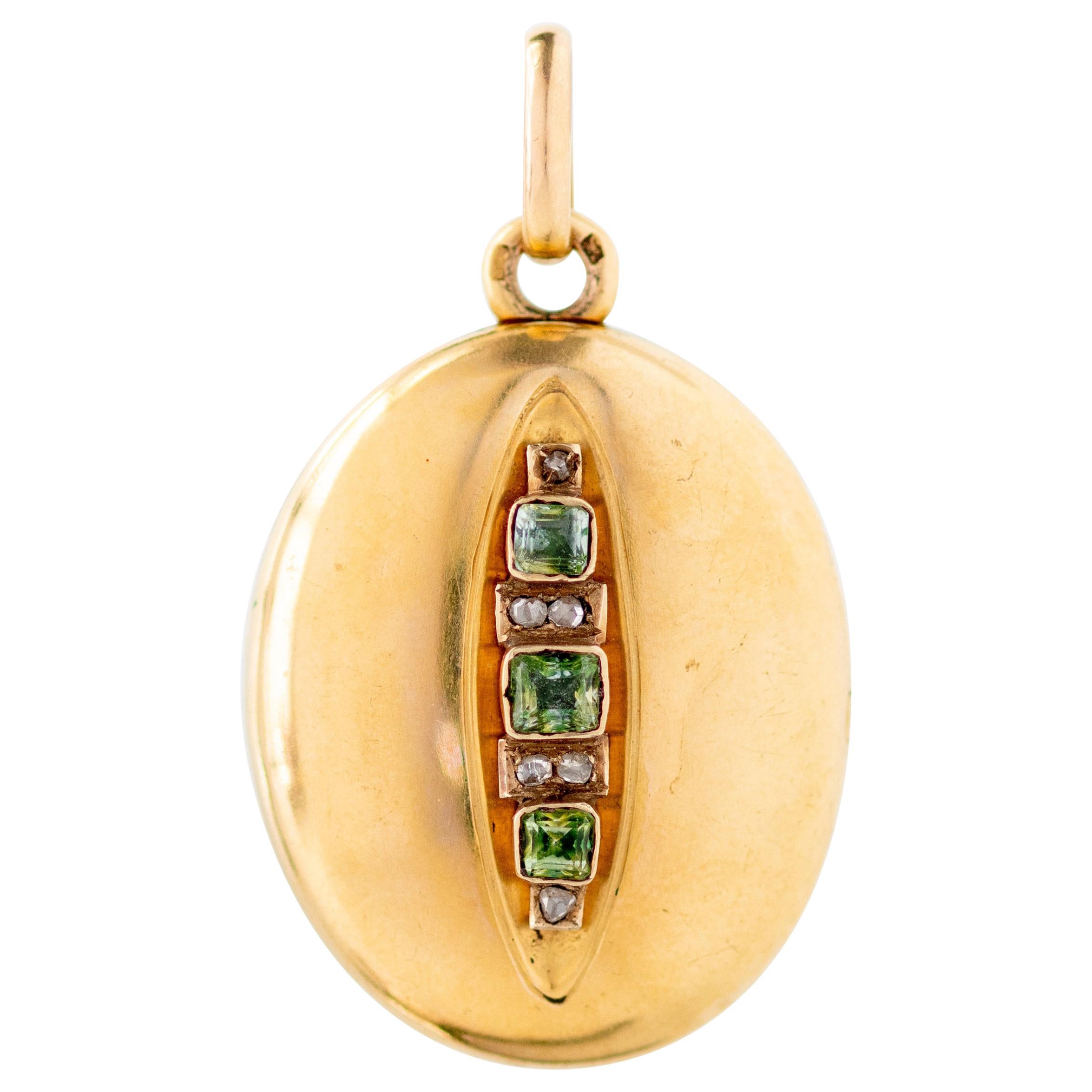 Victorian 15 Karat Yellow Gold and Emerald Oval Locket