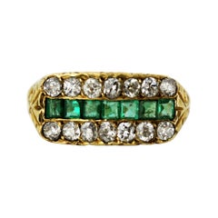 Antique Victorian 15 Karat Yellow Gold Ladies Ring with Emeralds and Diamonds, 1880s