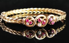 Viktorianischer viktorianischer Shamrock-Armreif aus 15 Karat Gelbgold mit Rubin und Diamanten