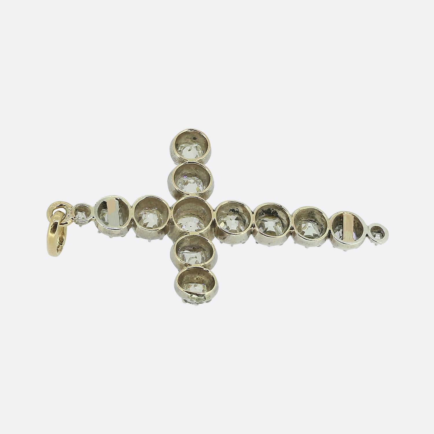 Taille vieille mine Pendentif croix victorienne en diamant de 1,50 carat en vente