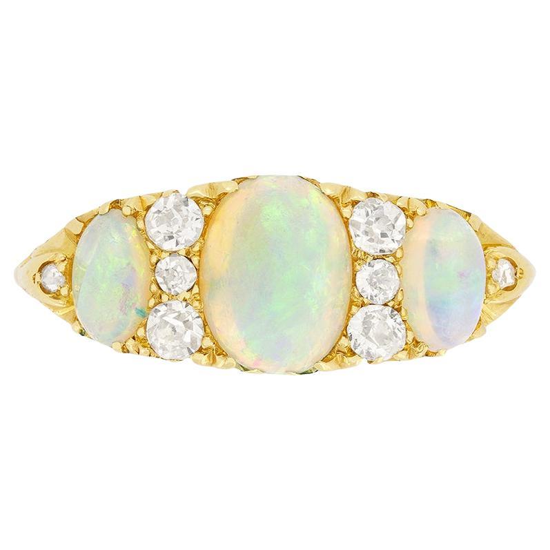 Bague victorienne à trois pierres en opale et diamants de 1,50 carat, poinçonnée 1897 en vente
