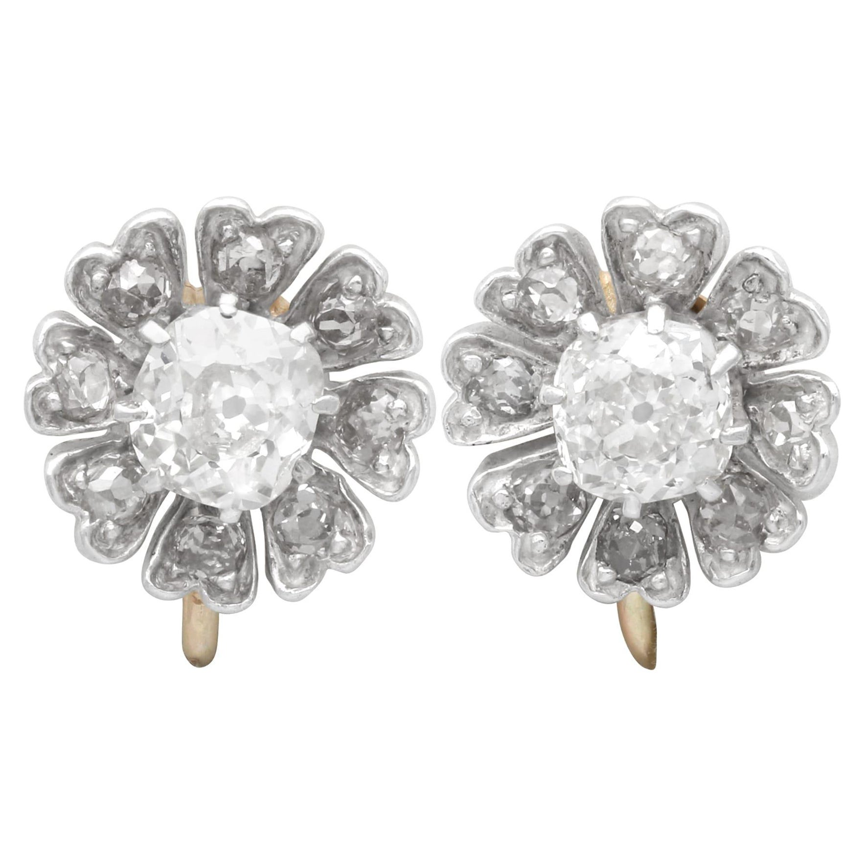 Boucles d'oreilles en argent et or jaune 9k, diamant de 1,54 carat et grappe florale Circa 1880