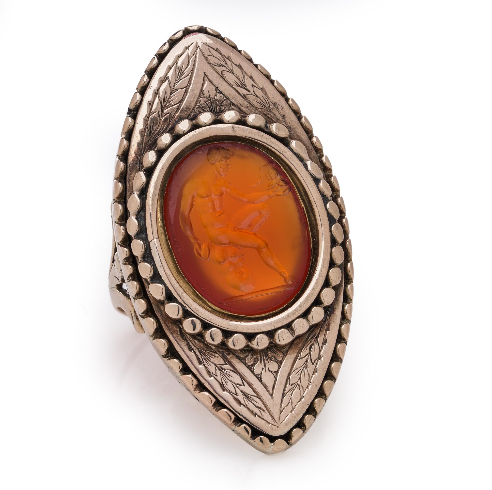 Anello vittoriano con cammeo di corniola in oro 15ct, CIRCA 1880 in vendita 2