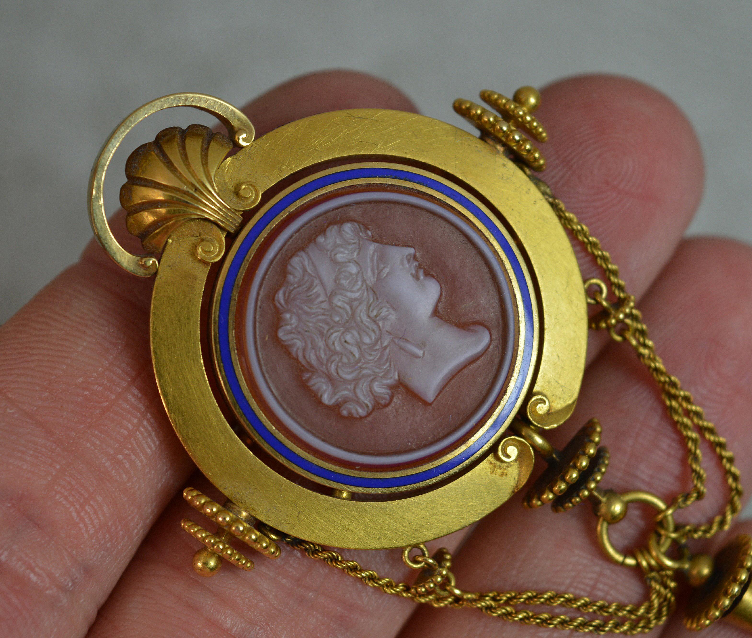 Victorian 15 Carat Gold Carved Agate Cameo Enamel Brooch in Box In Excellent Condition In St Helens, GB