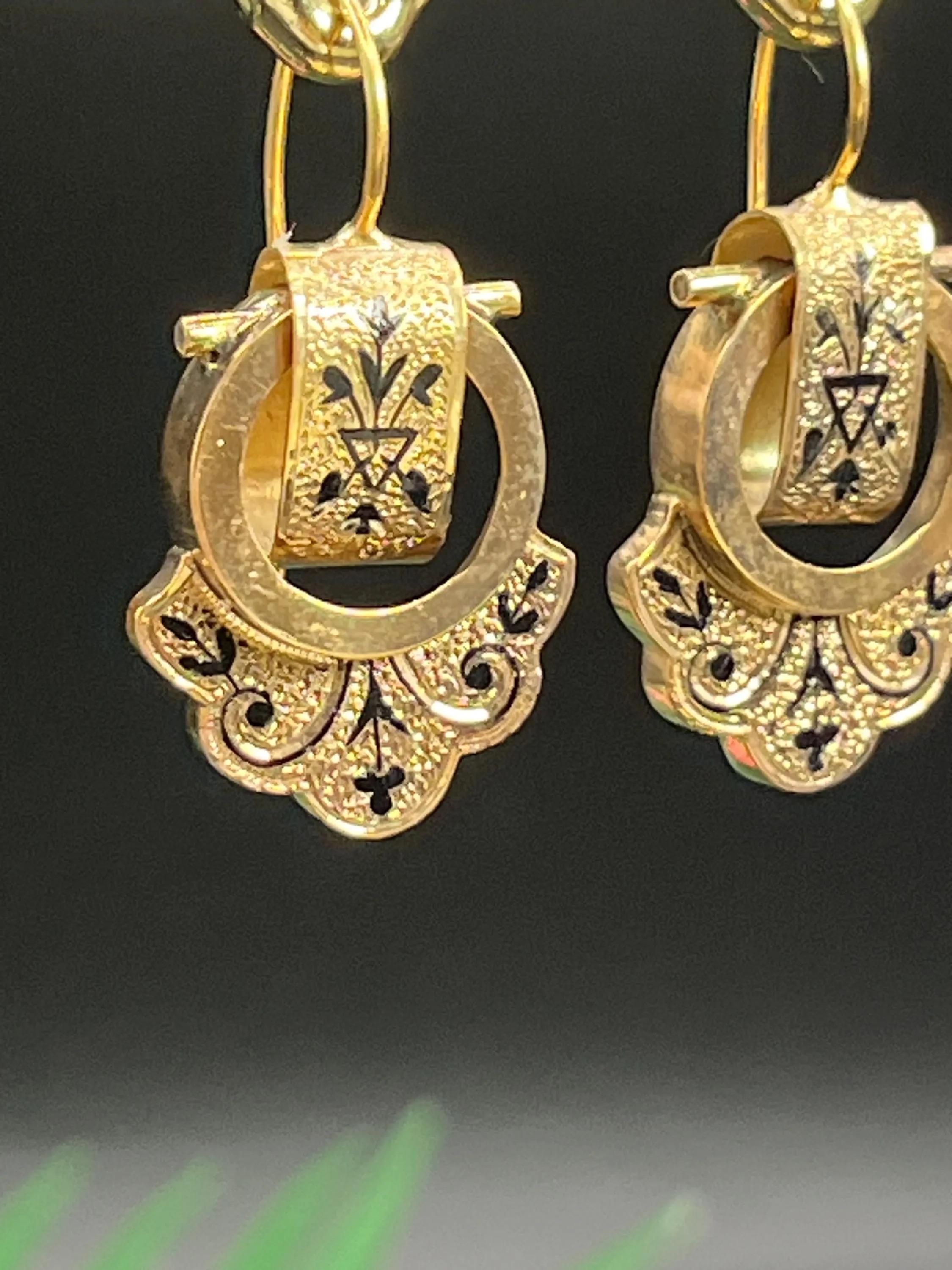 Viktorianische 15ct Gold Emaille Tropfen Ohrringe im Zustand „Gut“ im Angebot in Brighton, GB