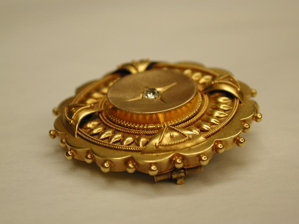 Victorian 15ct Gold Etruscian Style Brooch Set with Old Cut Diamond, circa 1870 1