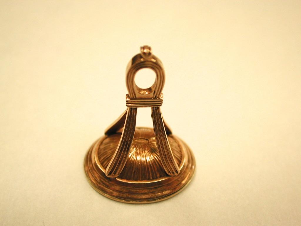 Victorian 15ct Gold Seal With Hand Carved Coat Of Arms in Carnelian, Circa 1850
Lovely Pink Gold with symetrical ribbing and domed fluting.
Beautiful 