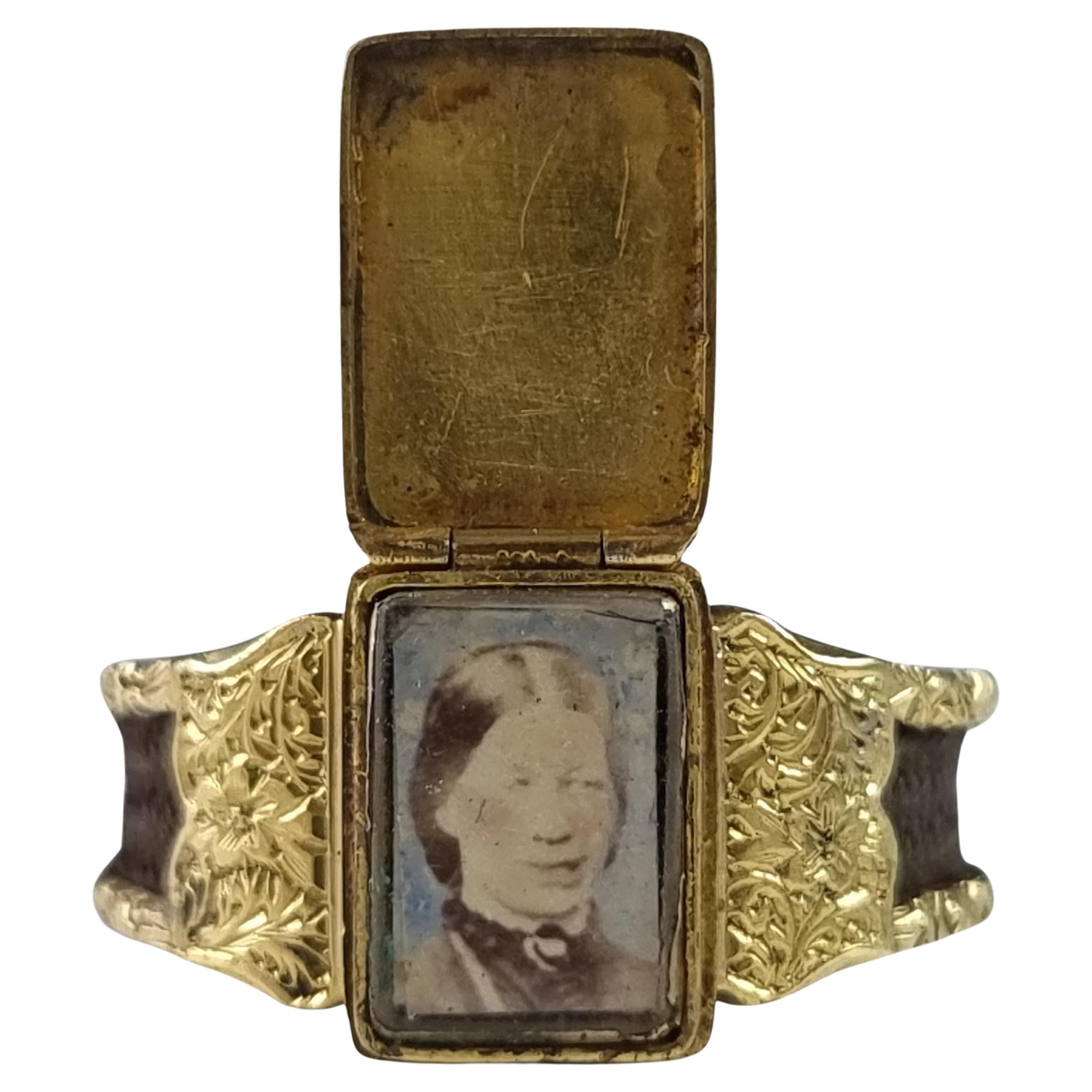 Victorian 15ct Gold Sentimental Memorial Portrait Hair Ring, 1873