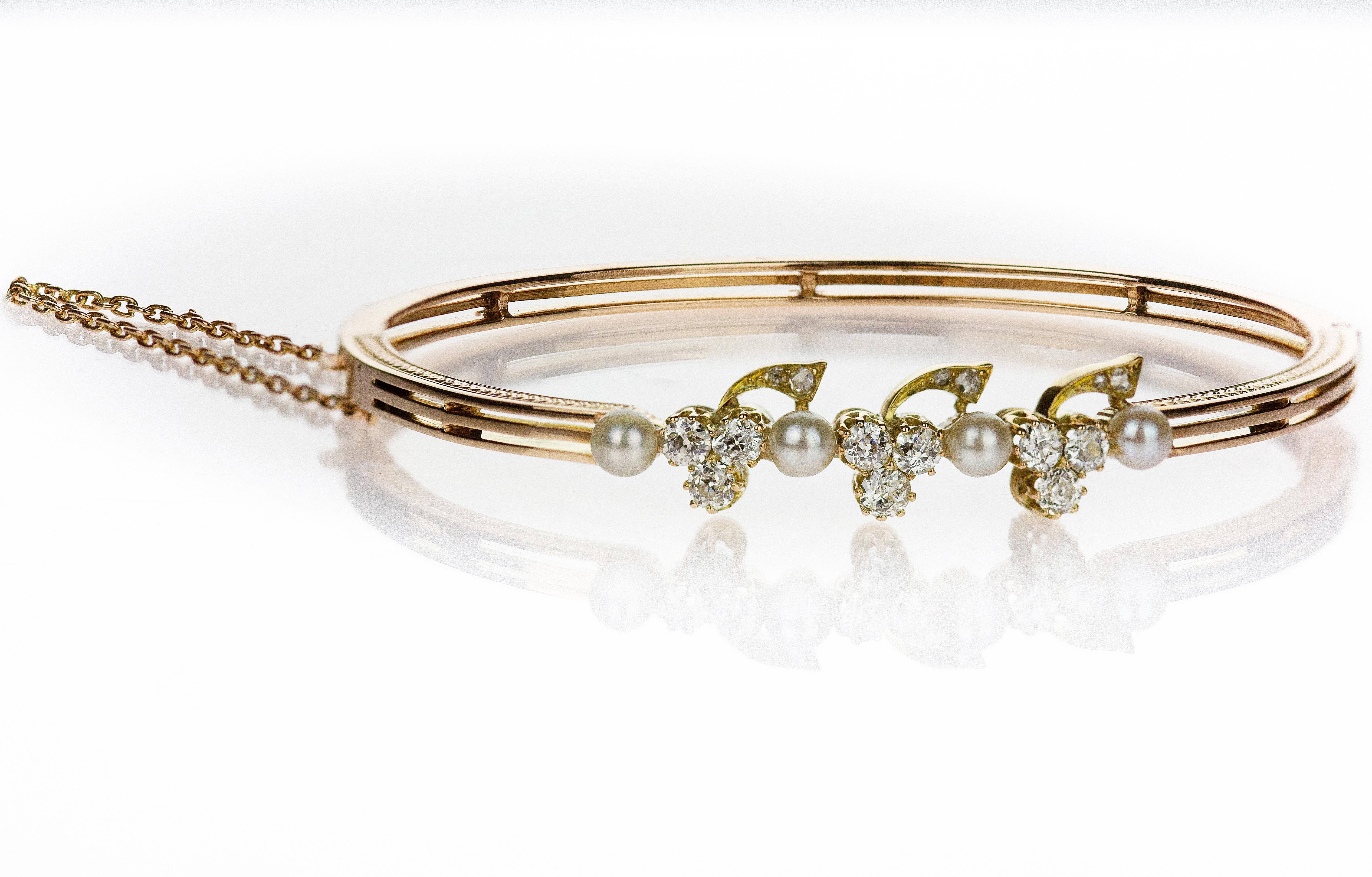 Brazalete victoriano de oro rosa de 15 ct con diamantes antiguos y perlas naturales, llavero en Excelente estado para la venta en London, GB