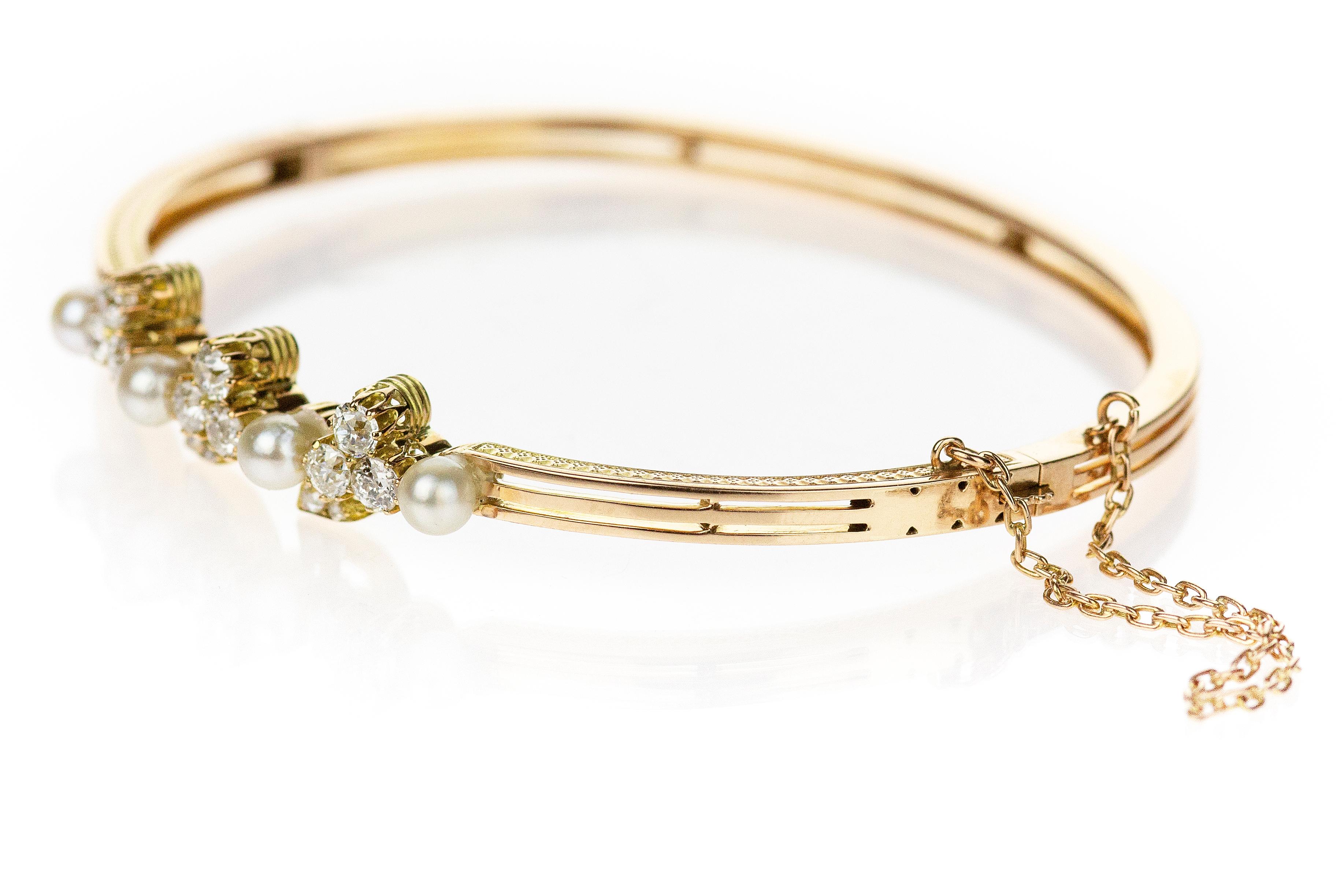 De las mujeres Brazalete victoriano de oro rosa de 15 ct con diamantes antiguos y perlas naturales, llavero en venta