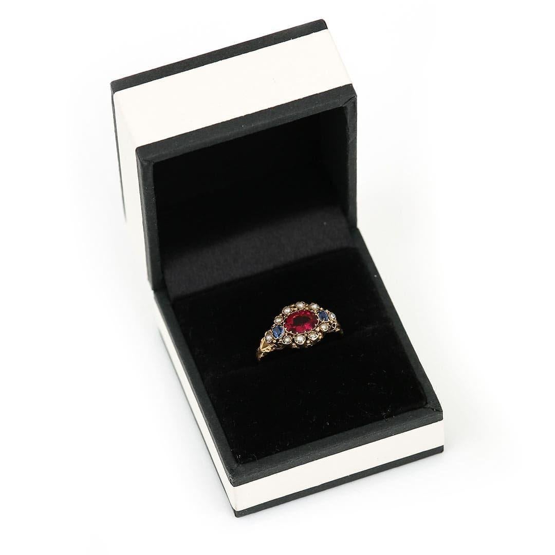 Viktorianischer 15 Karat Gelbgold Ring mit roter und blauer Paste und Perlen Cluster 8