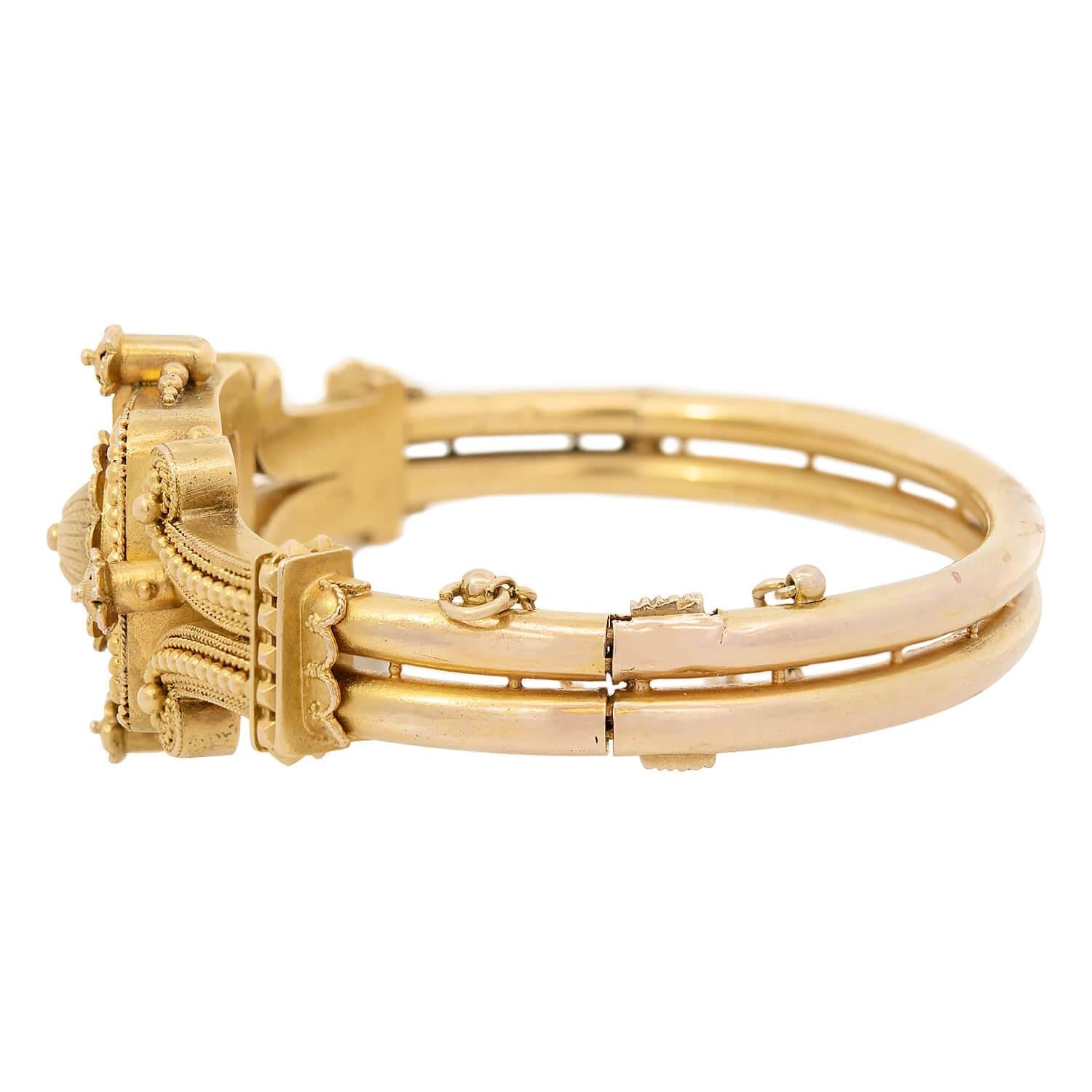 Victorian 15k Etruscan Bangle Bracelet en vente 1