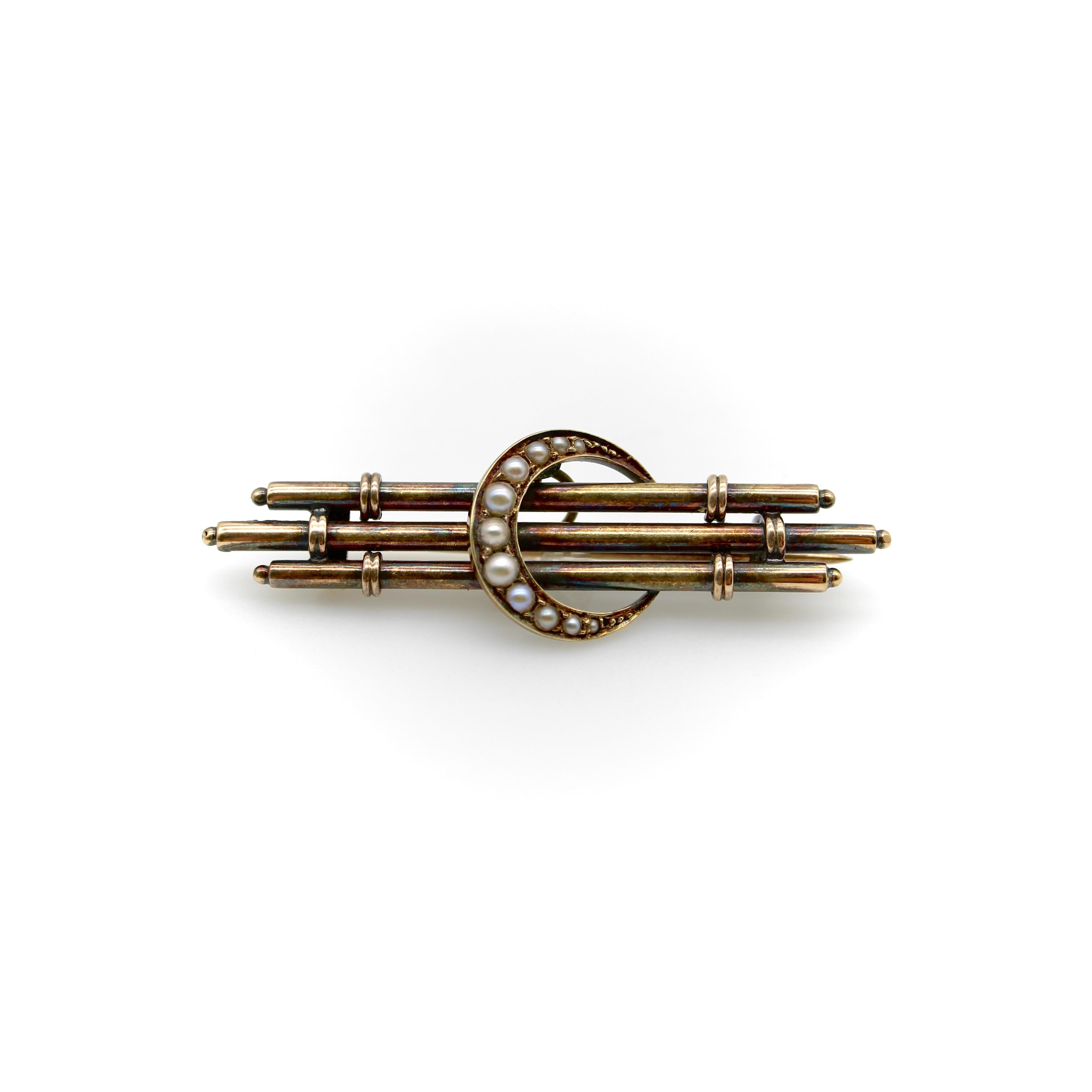 Broche victoriano de oro de 15 quilates en forma de luna creciente con perlas de siembra Victoriano en venta