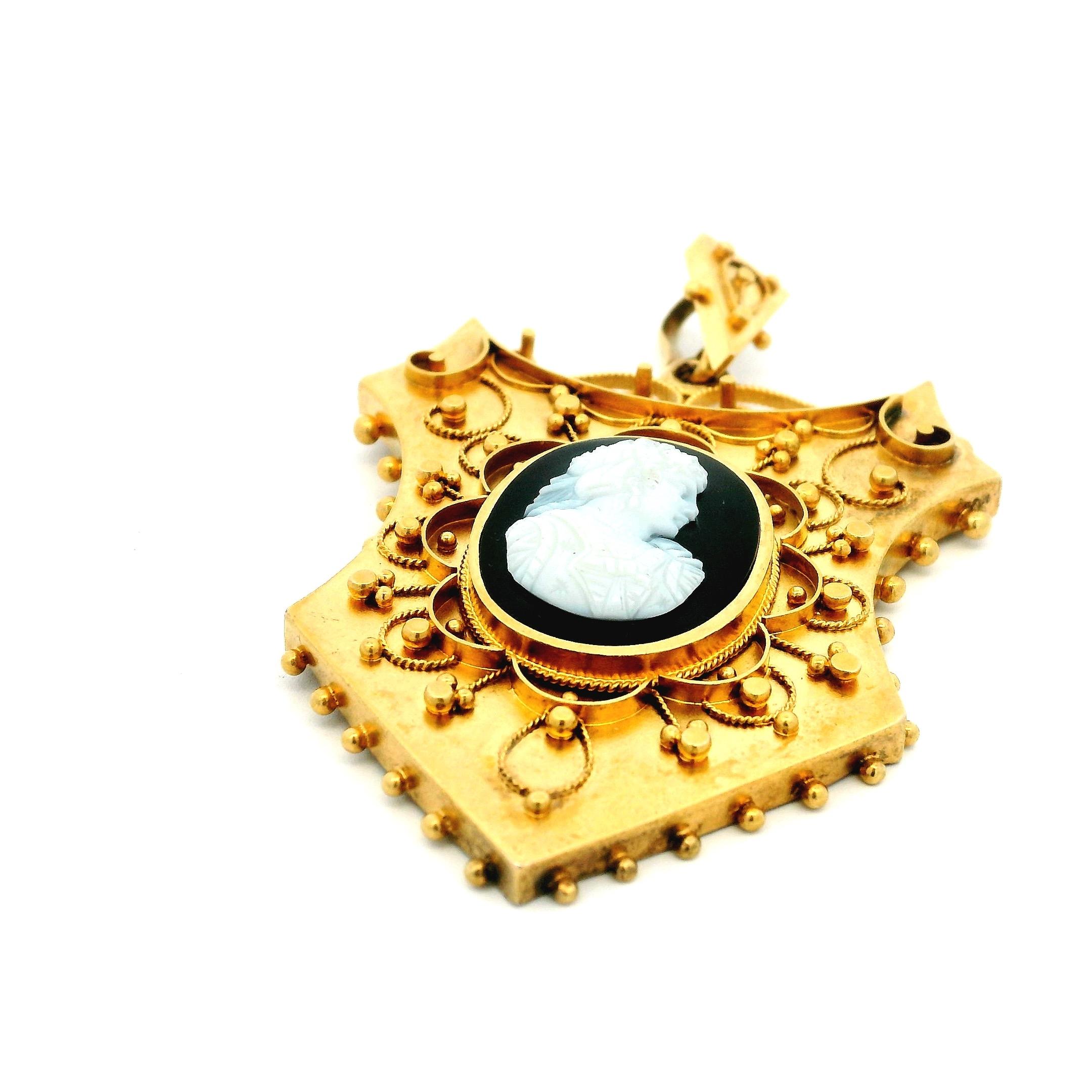 Ciondolo vittoriano in oro 15K con cammeo di onice, 1860-1880 in vendita 2