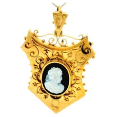 Pendentif victorien en or 15K avec camée et onyx, 1860-1880