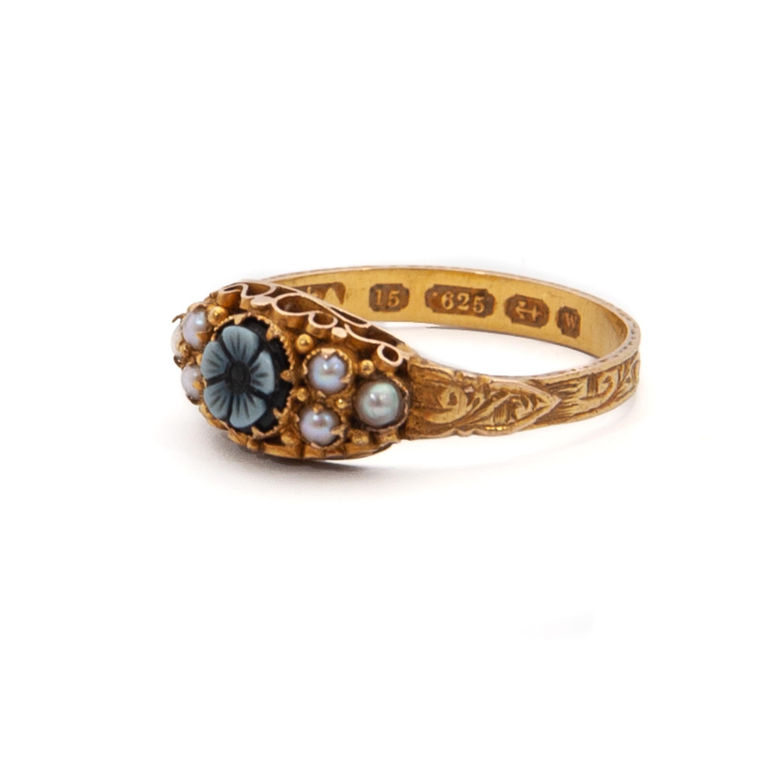 Antique Victorian Forget Me Not Sardonyx Pearl Gold Ring In Good Condition In Rotterdam, NL