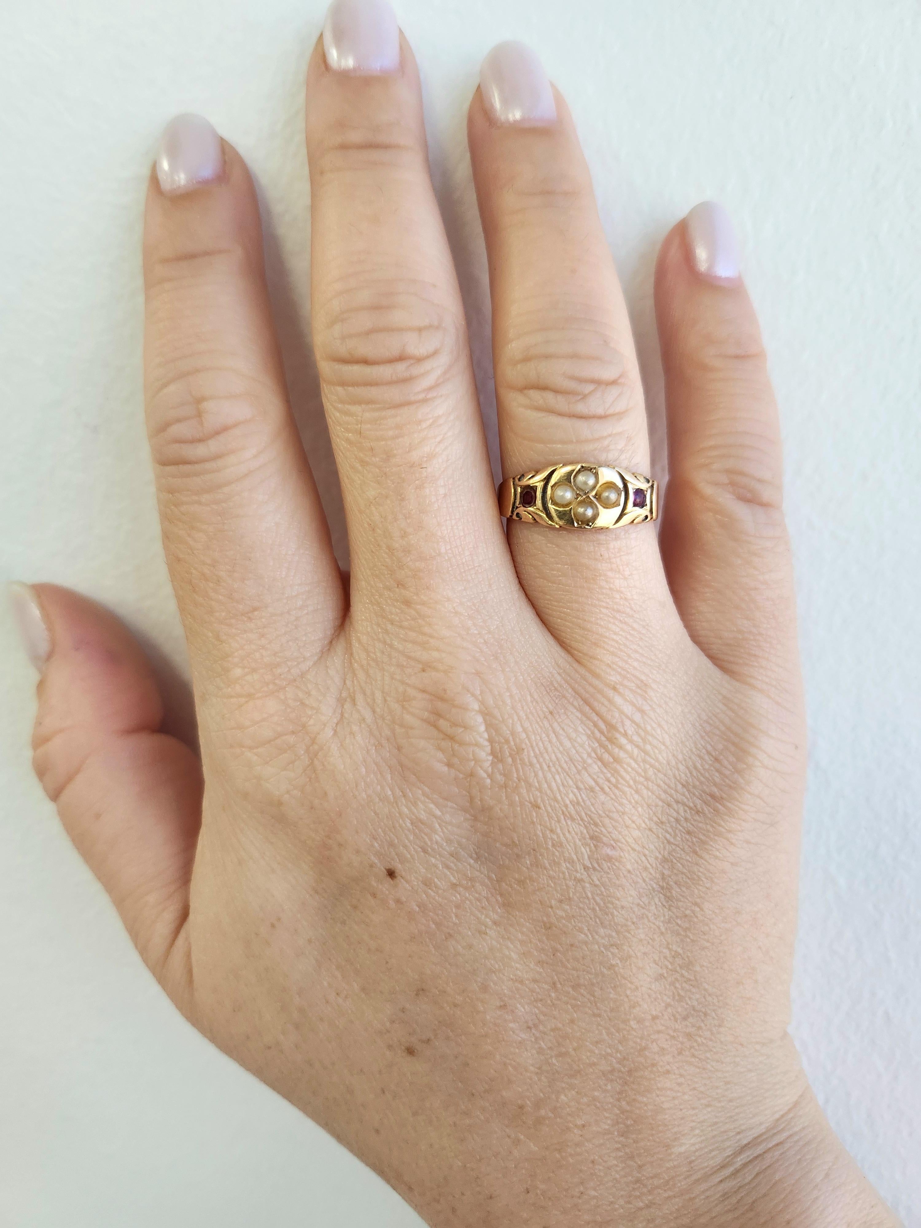 De las mujeres Anillo victoriano de oro de 15 quilates con perlas y rubíes en venta