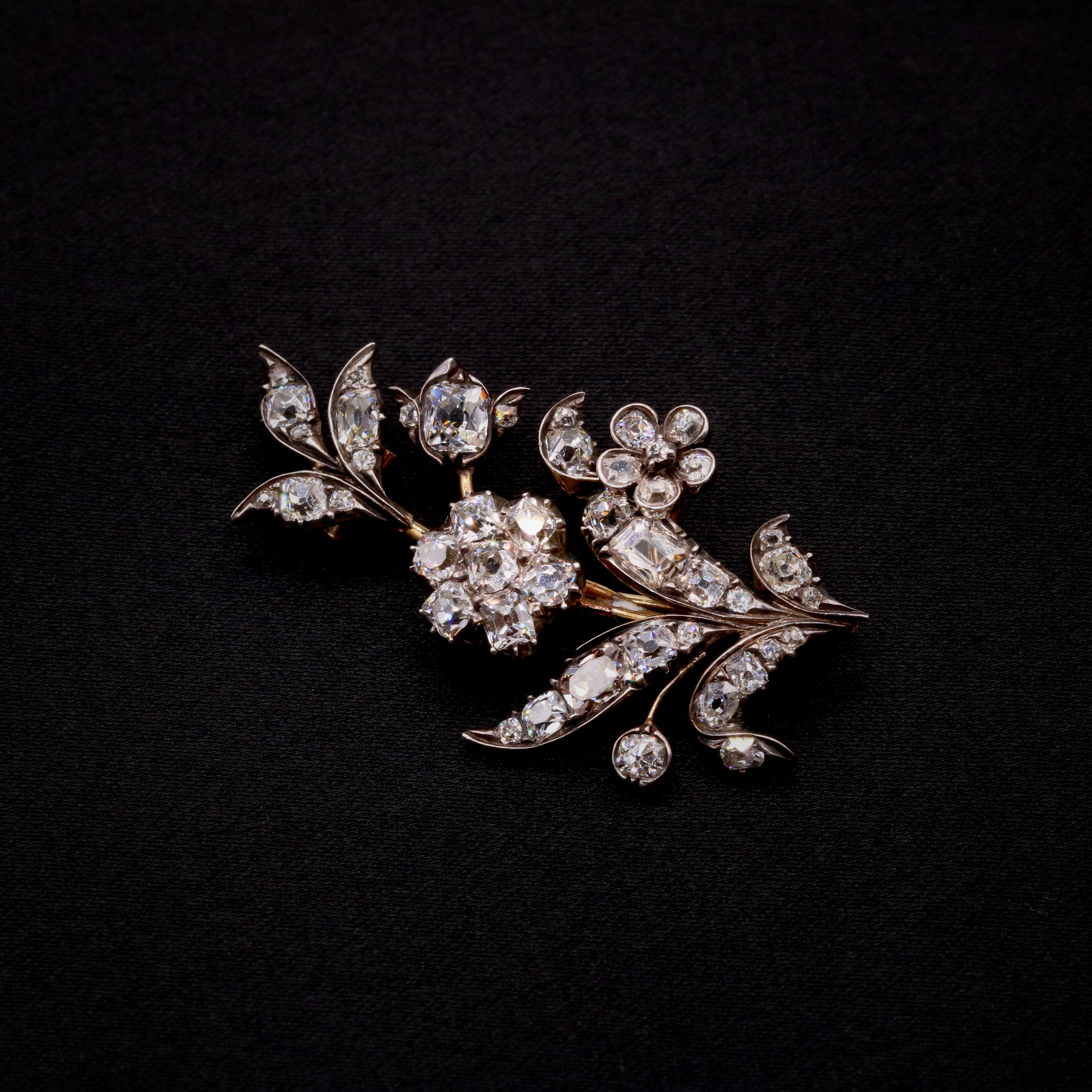 Antique Cushion Cut Victorian 15K Gold & Silver 3.8ctw Peruzzi Cut Diamond Floral Spray Brooch For Sale