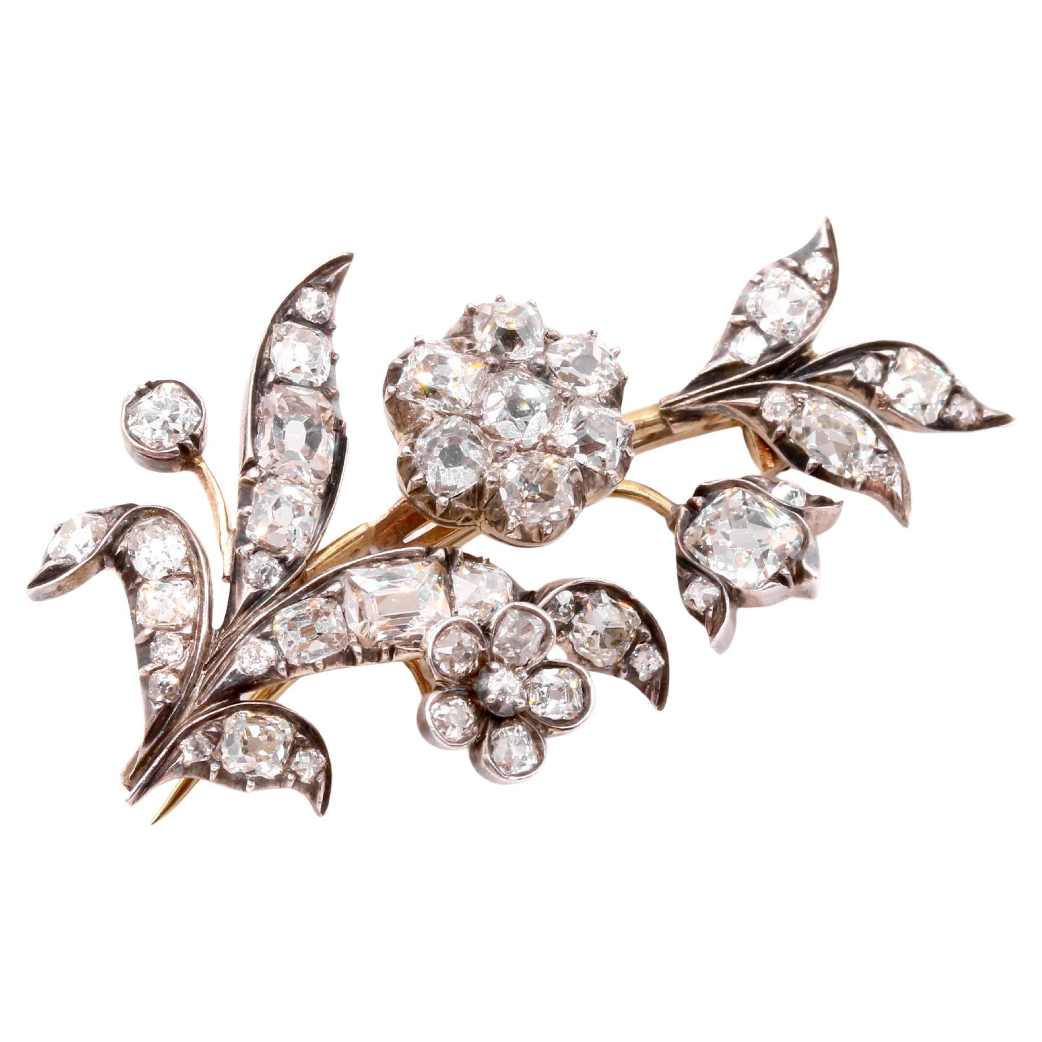 Broche victoriano de oro de 15 quilates y plata con rocío floral de diamantes talla Peruzzi de 3,8 quilates