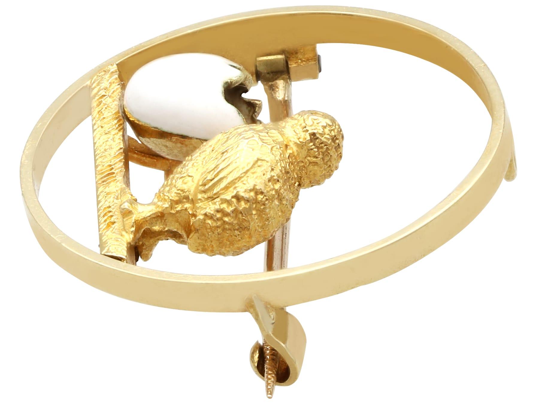 Victorian 15k Yellow Gold Chick and Egg Brooch In Excellent Condition For Sale In Jesmond, Newcastle Upon Tyne