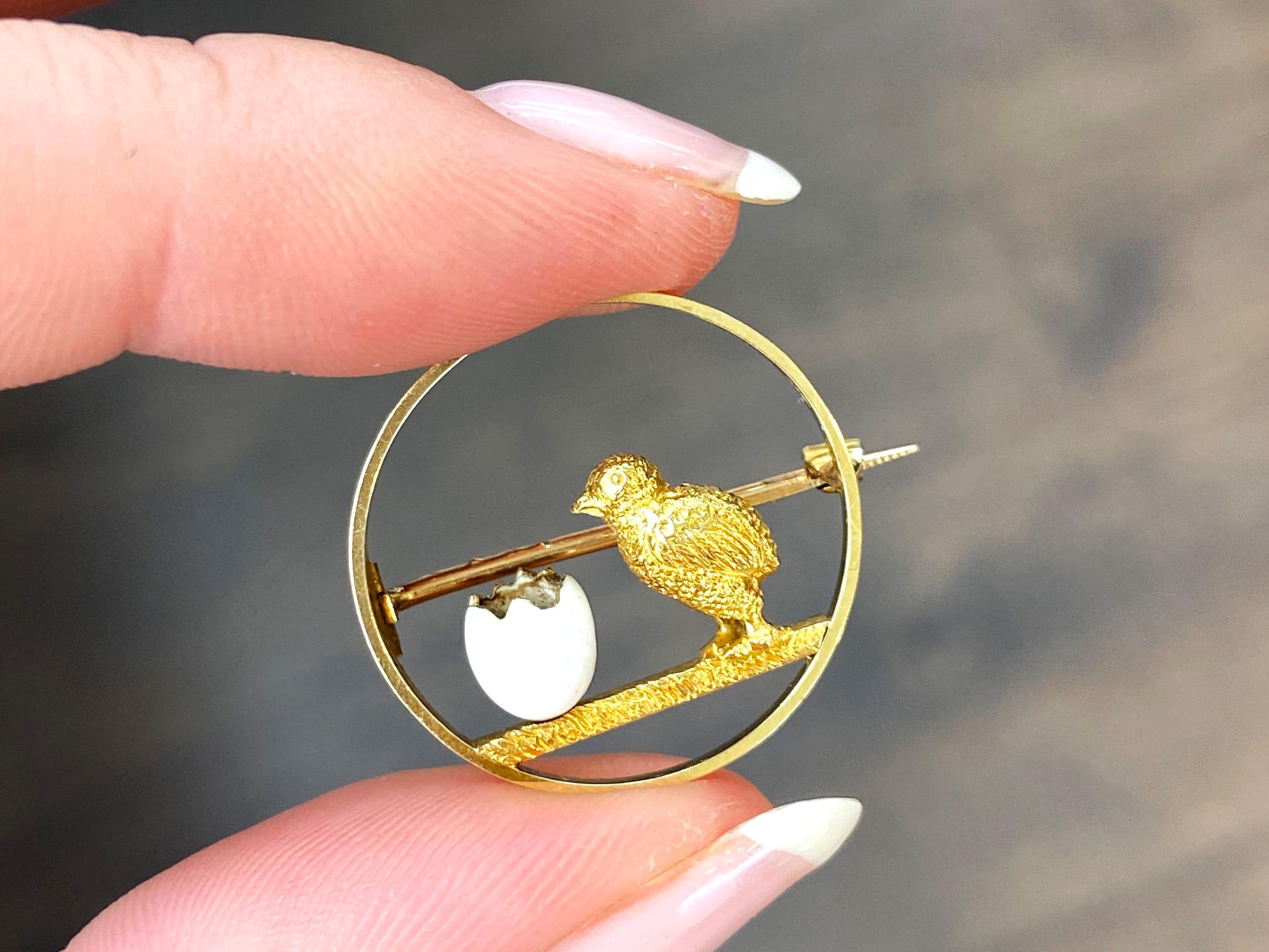 Victorian 15k Yellow Gold Chick and Egg Brooch In Excellent Condition For Sale In Jesmond, Newcastle Upon Tyne