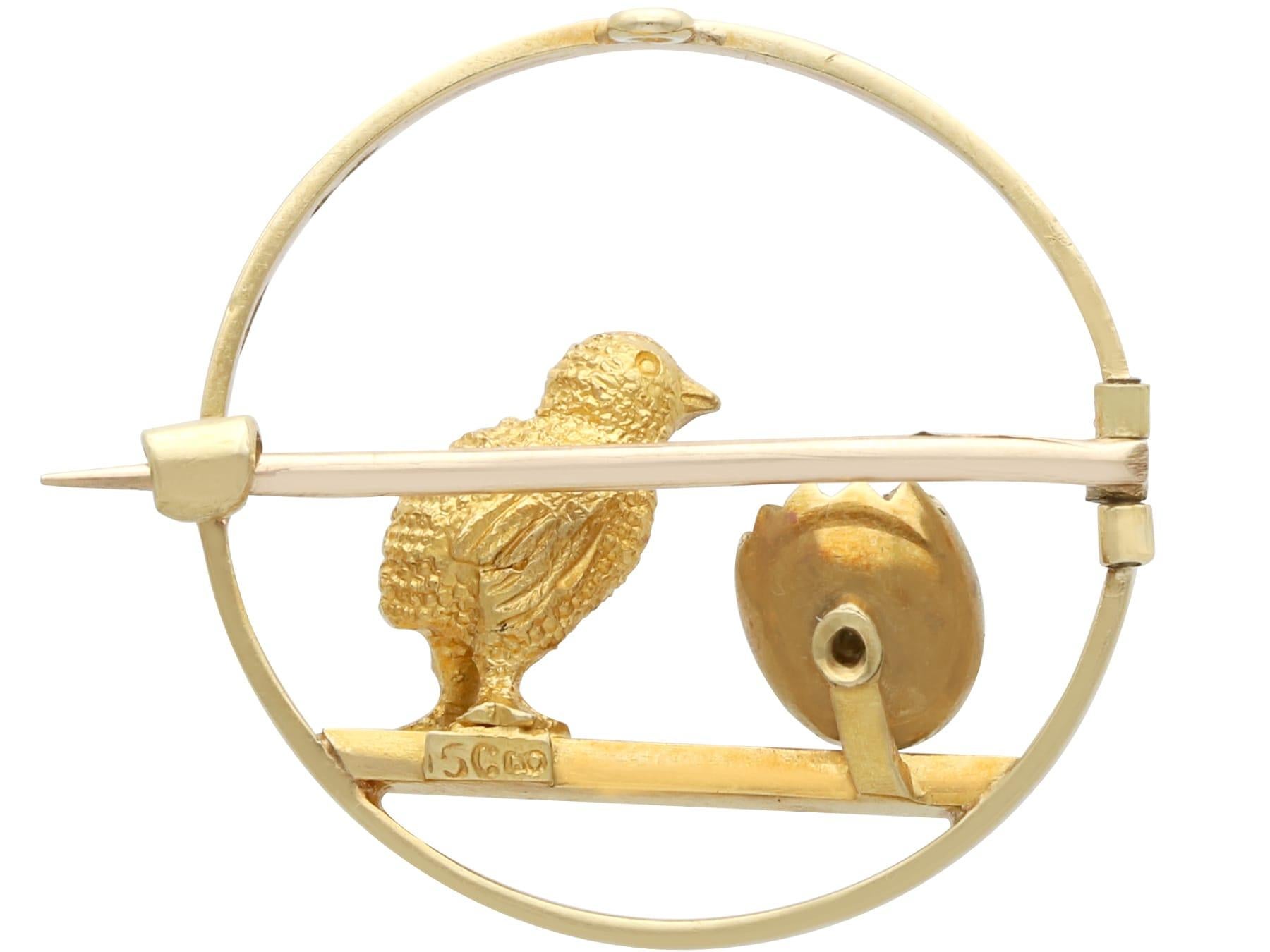 Victorian 15k Yellow Gold Chick and Egg Brooch For Sale 1
