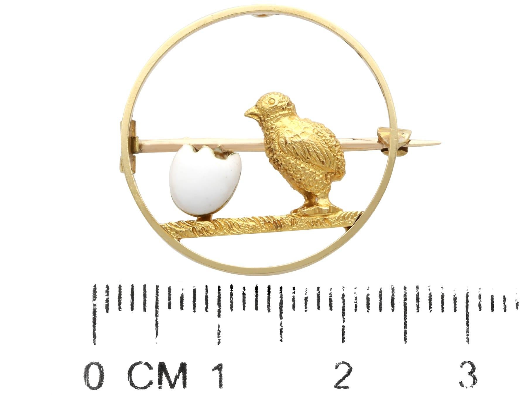 Victorian 15k Yellow Gold Chick and Egg Brooch For Sale 3