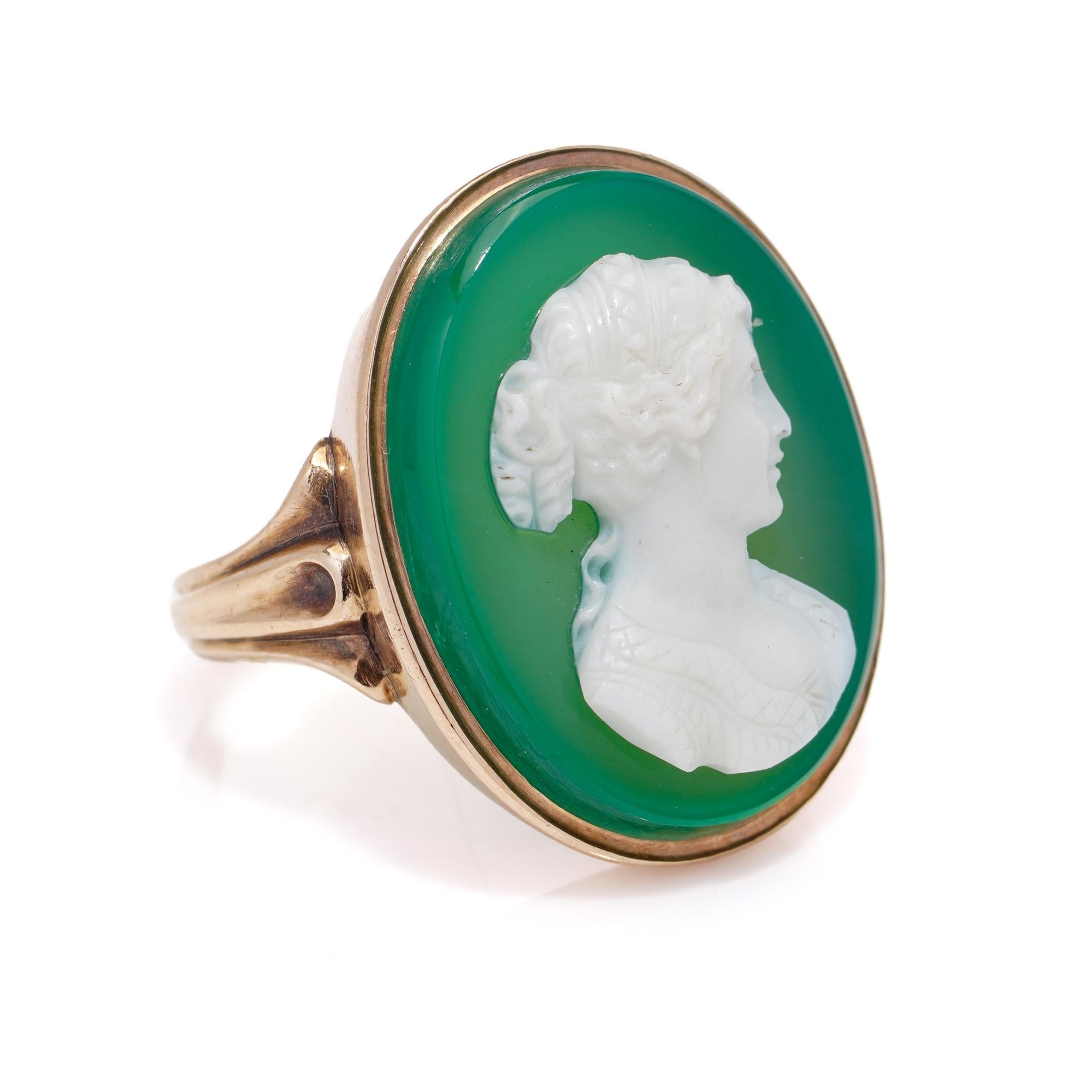 Women's or Men's Victorian 15kt rose gold green agate cameo ring with a lady profile  For Sale