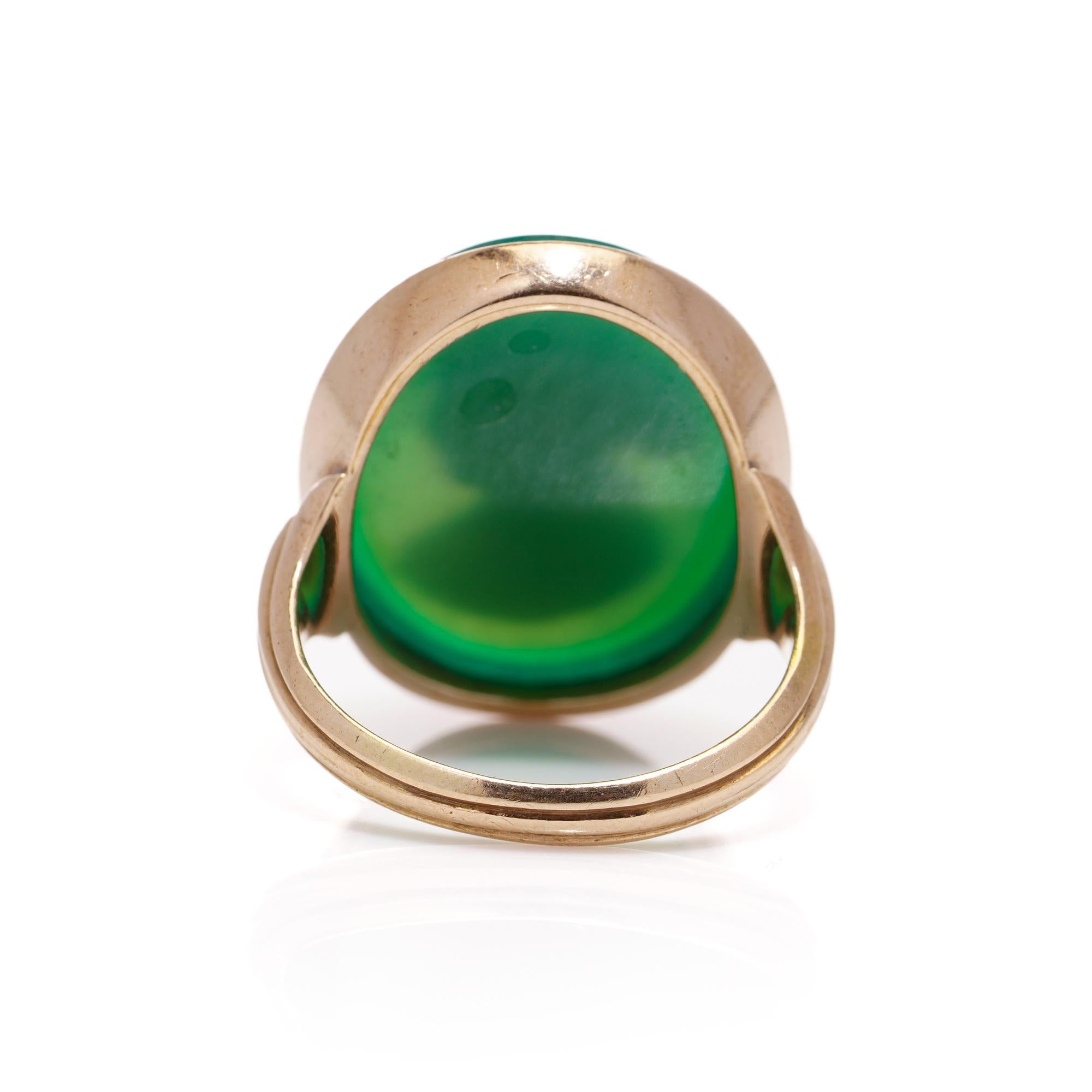 Victorian 15kt rose gold green agate cameo ring with a lady profile  For Sale 2