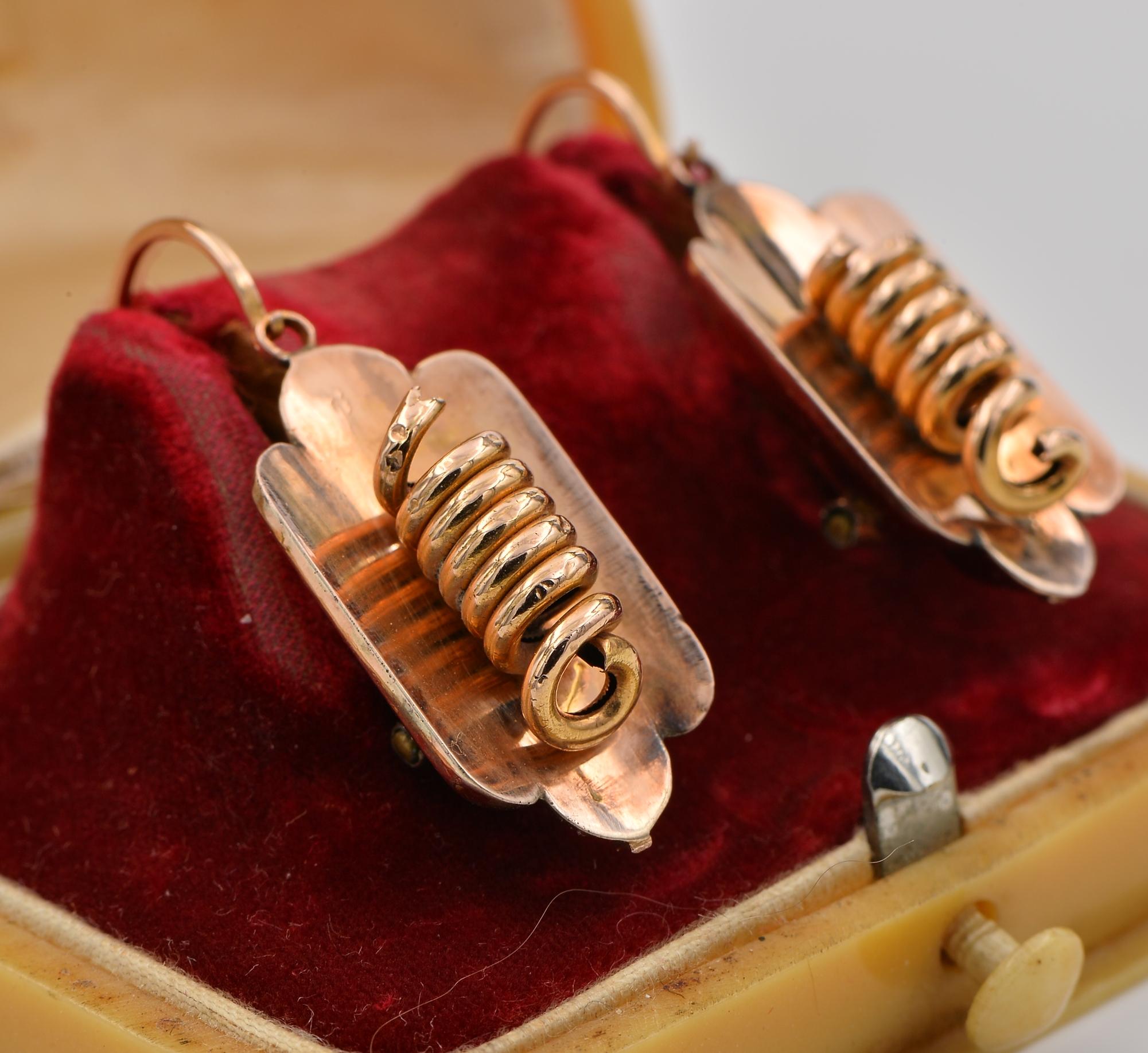 Donna Orecchini vittoriani in oro rosa 16 KT a forma di serpente arrotolato in vendita