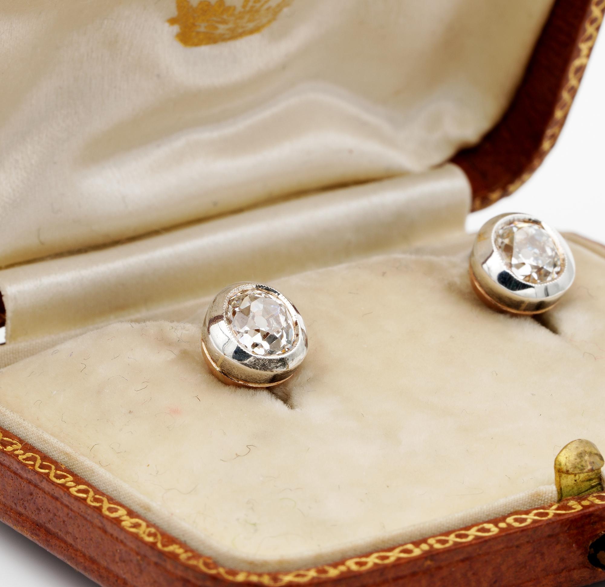 Victorian 1.63 Ct Old Mine Diamond Solitaire Stud Earrings Silver/Gold In Good Condition For Sale In Napoli, IT