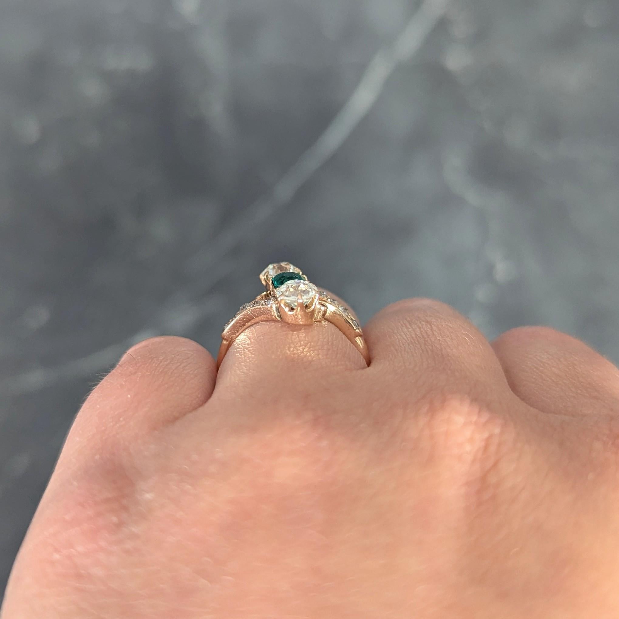 Bague bypass victorienne ancienne en or jaune 14 carats avec diamants et émeraude de 1,66 carat en vente 7