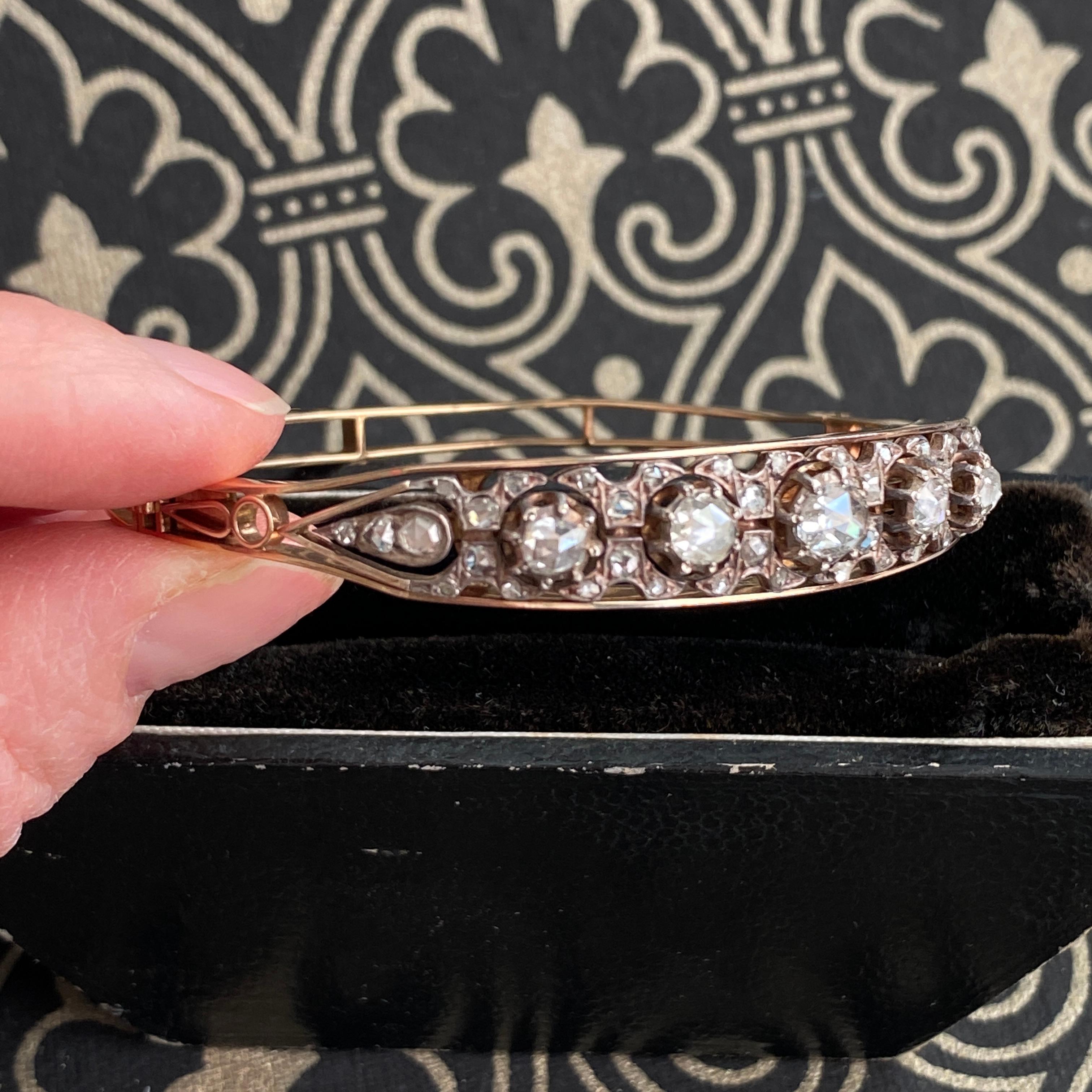 Victorian 1.68 Carat Diamond 18K Bangle Bracelet For Sale 3