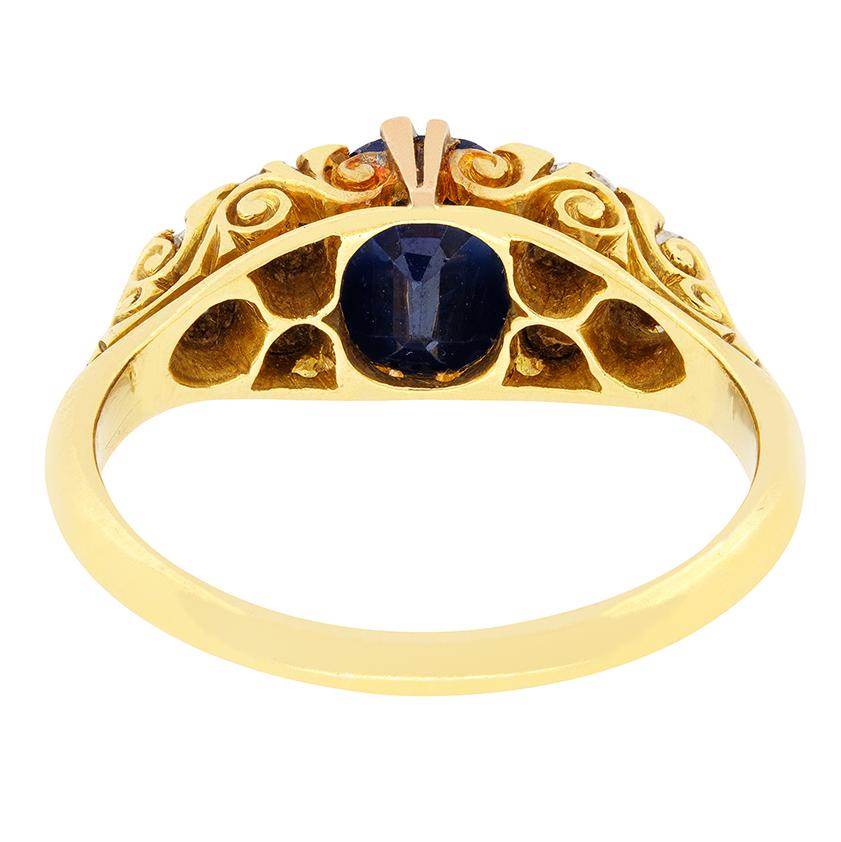 Viktorianischer Sieben-Stein-Ring mit 1,70 Karat Saphir und Diamant, gestempelt 1900 im Zustand „Gut“ im Angebot in London, GB