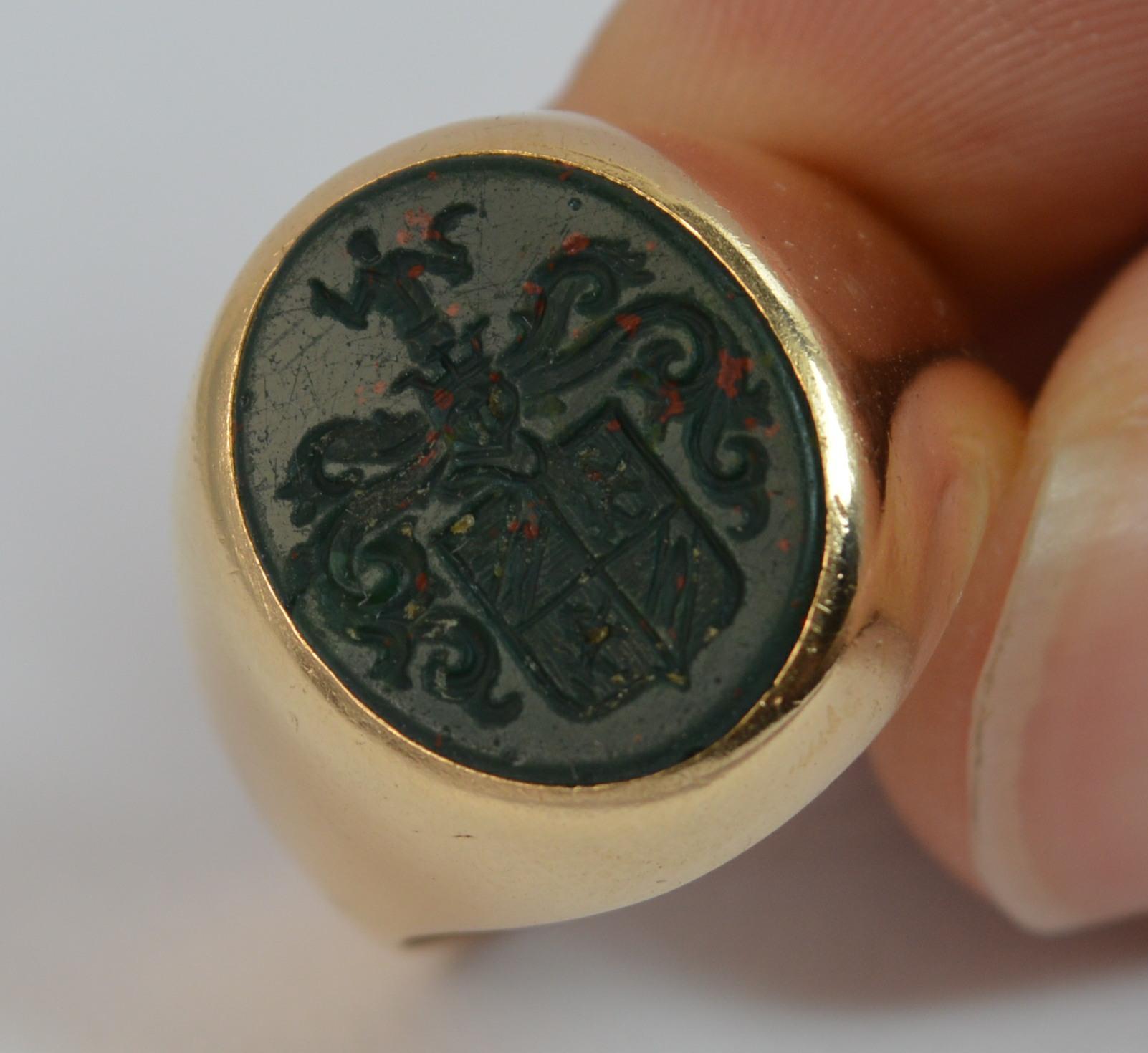 Victorian 18 Carat Gold and Bloodstone Intaglio Signet Seal Family Crest Ring 2