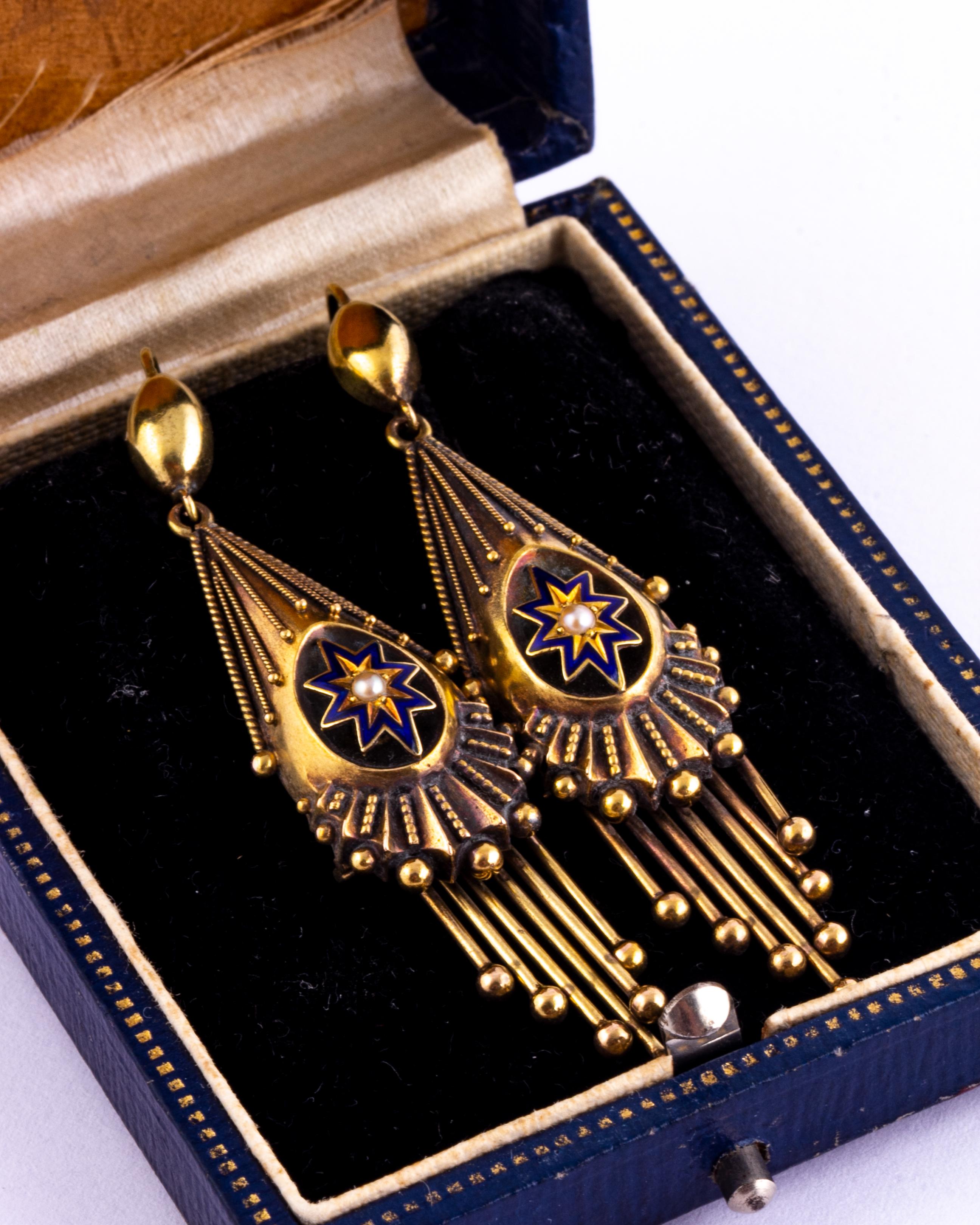 Victorian 18 Carat Gold and Enamel Drop Earrings In Good Condition For Sale In Chipping Campden, GB