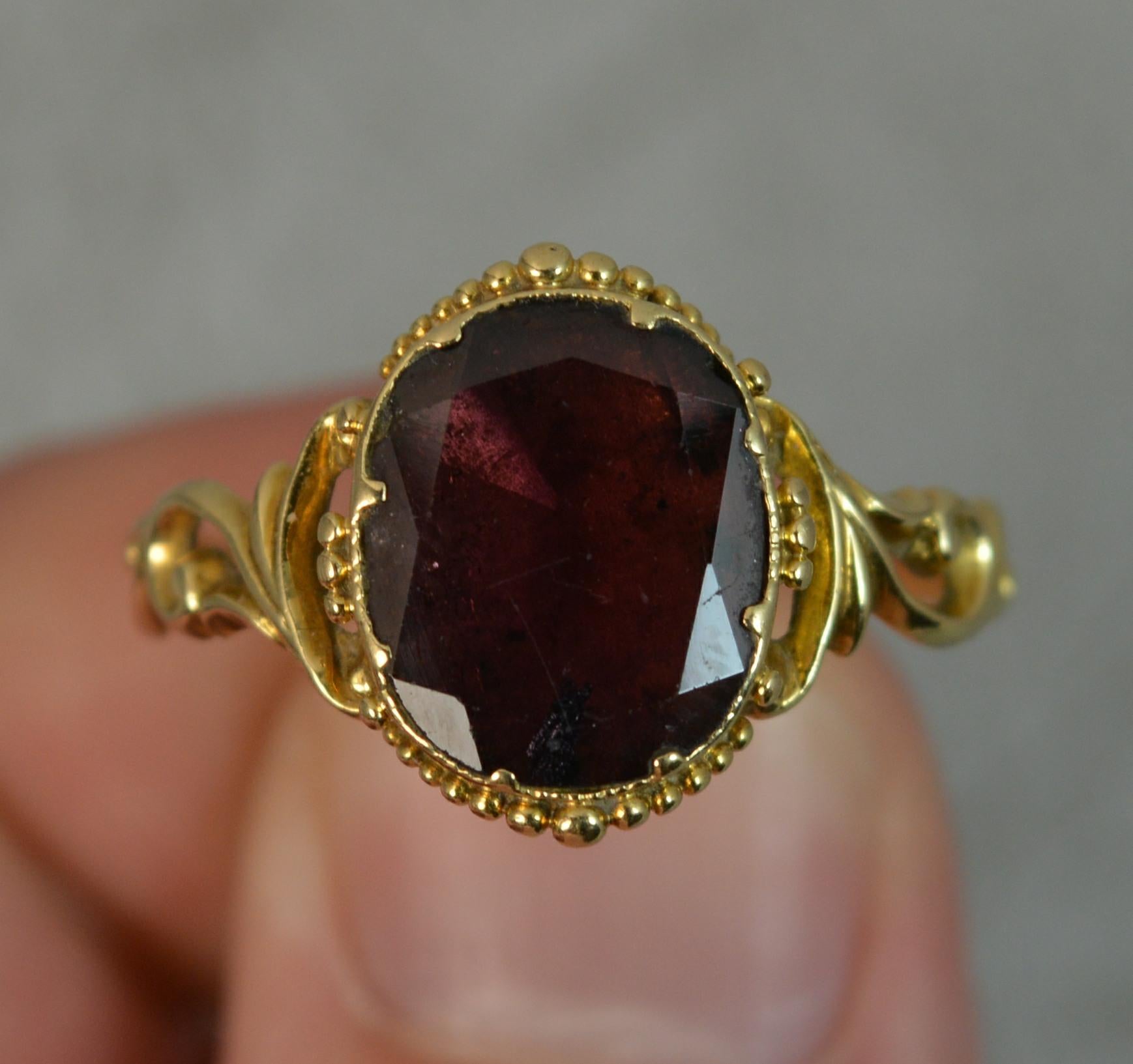 Victorian 18 Carat Gold and Garnet Solitaire Ring In Excellent Condition In St Helens, GB