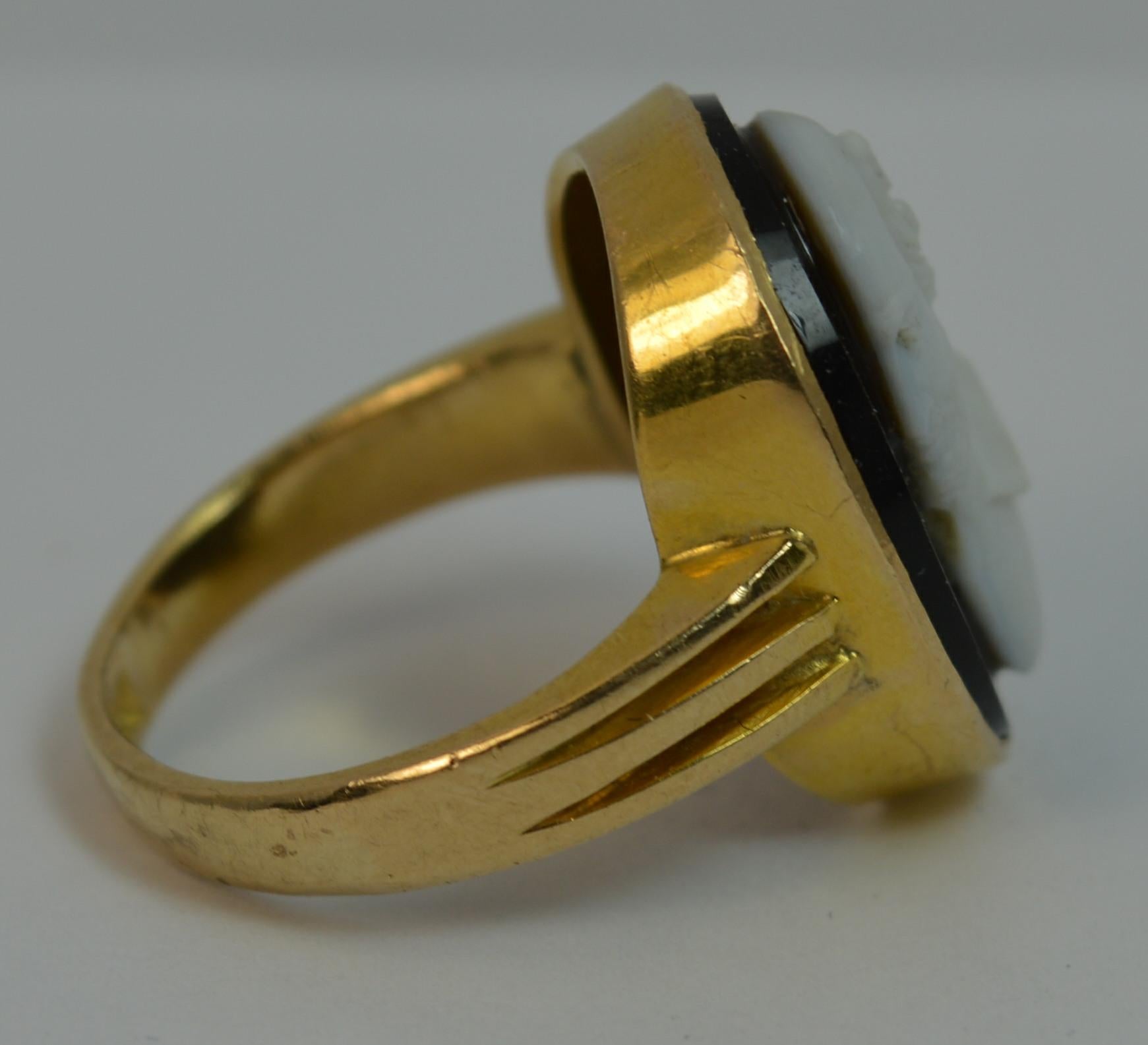 Victorian 18 Carat Gold and Hardstone William Shakespeare Signet Ring 3
