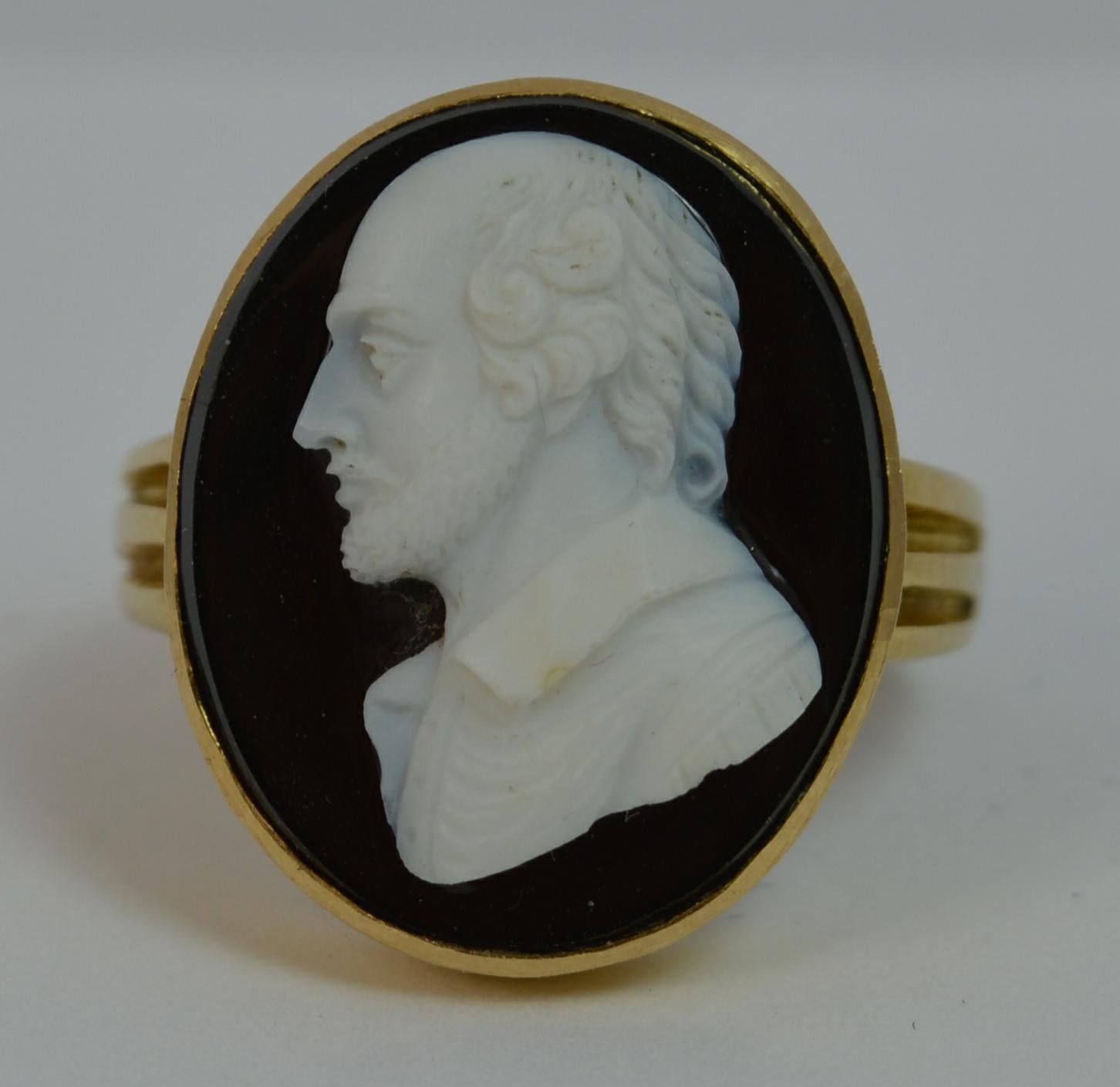 Victorian 18 Carat Gold and Hardstone William Shakespeare Signet Ring 4