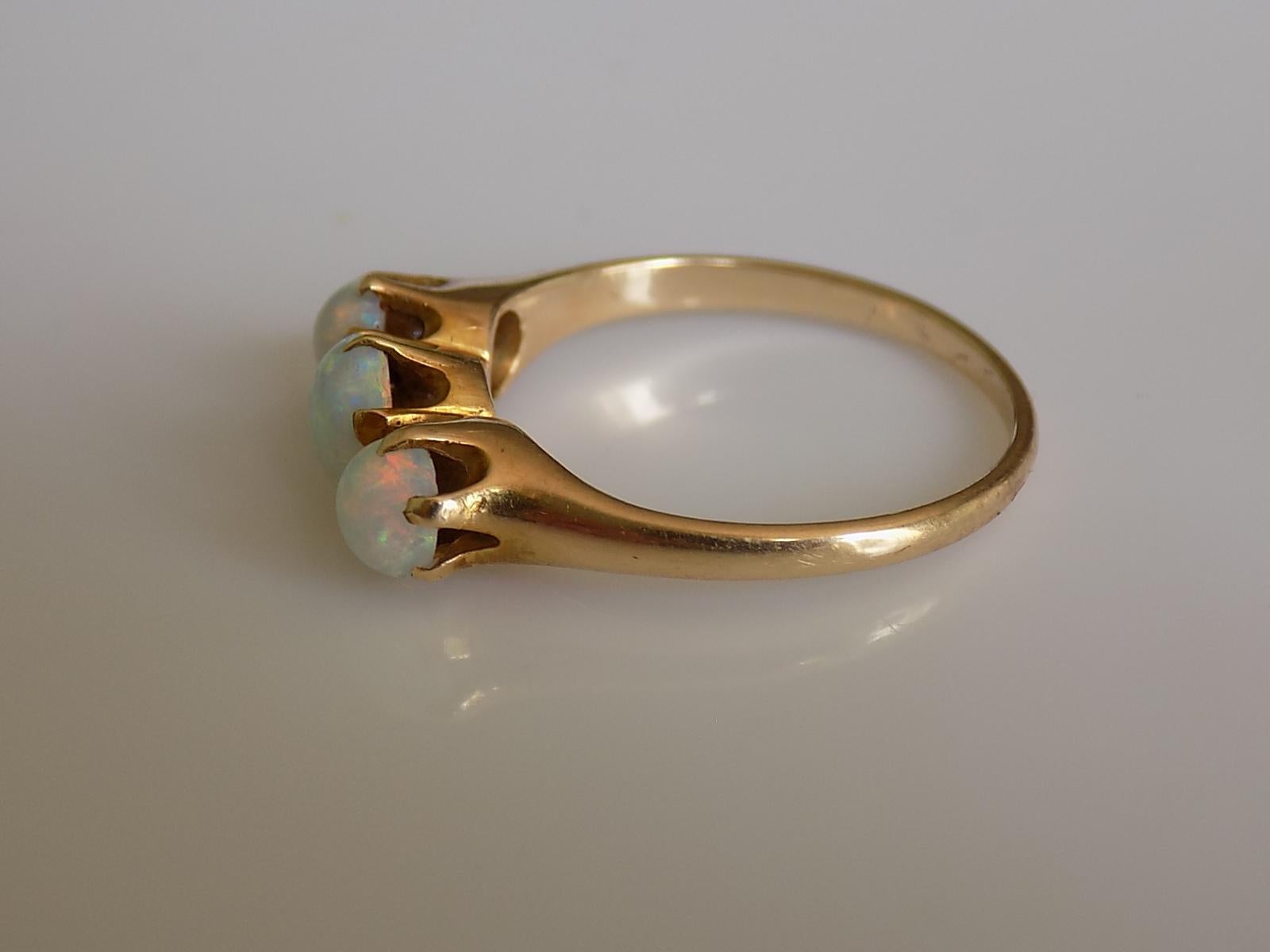 Victorian 18 Carat Gold and Opal Trilogy Ring In Good Condition In Boston, Lincolnshire
