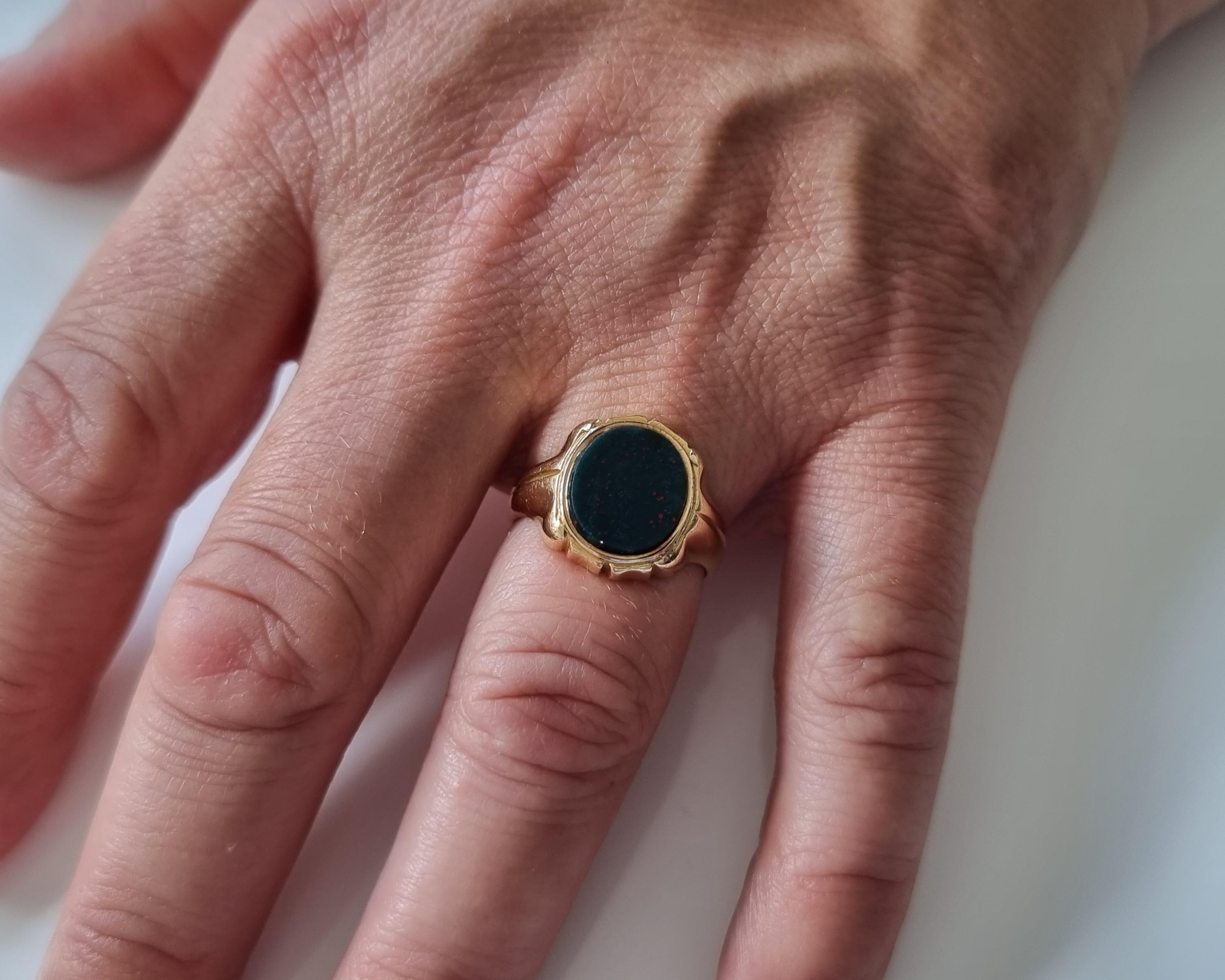 Late Victorian Victorian 18 Carat Gold Bloodstone Signet Ring, 1868