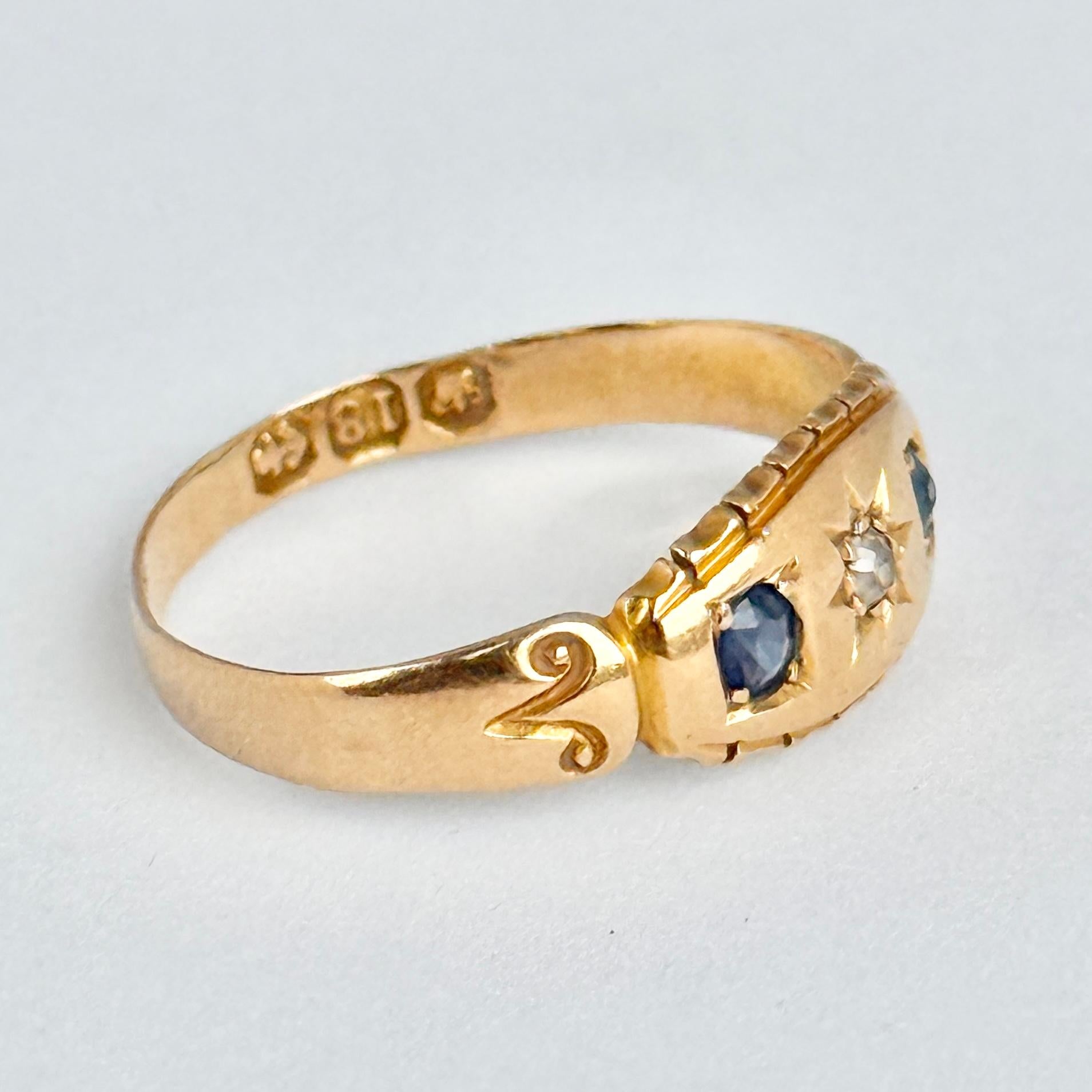 Victorian 18 Carat Gold Diamond and Sapphire Three Stone Ring im Zustand „Gut“ im Angebot in Chipping Campden, GB