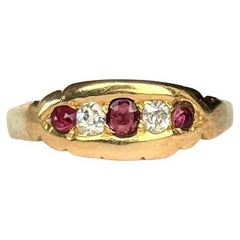 viktorianischer fünfsteiniger Ring aus 18 Karat Gold mit Rubin und Diamanten