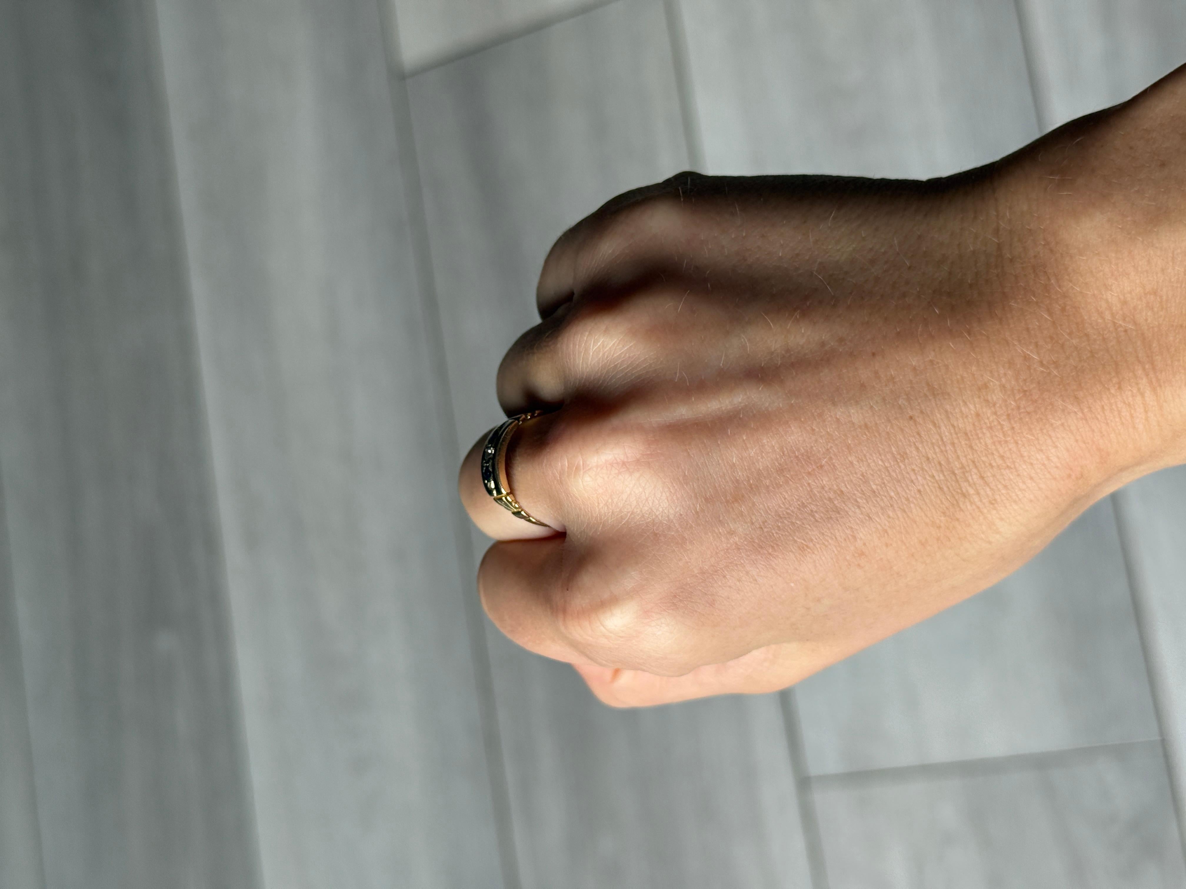 Vittoriano Anello vittoriano a cinque pietre con zaffiro e diamante in oro 18 carati in vendita