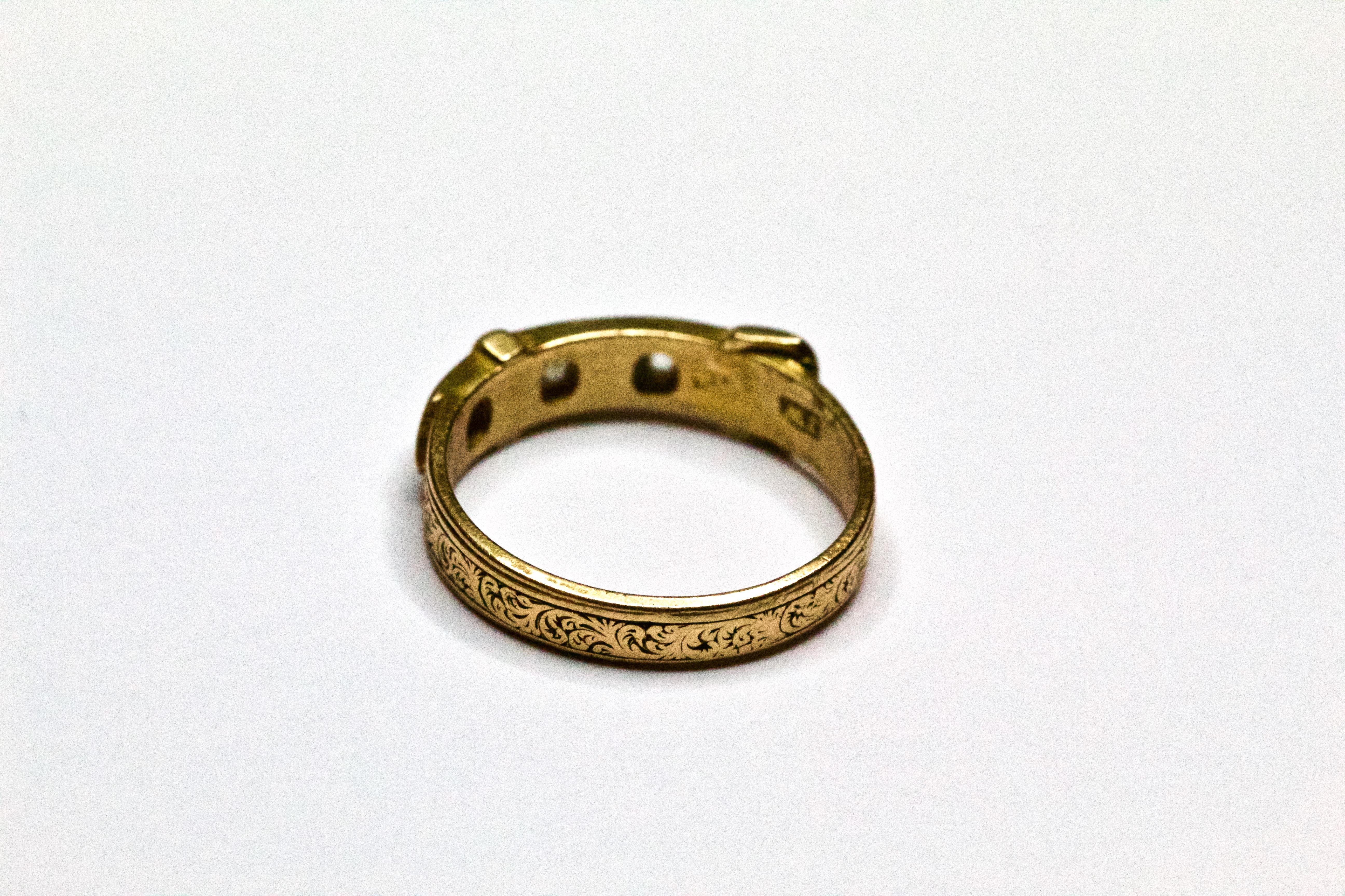 Victorian 18 Carat Yellow Gold Diamond Buckle Ring In Excellent Condition In Chipping Campden, GB
