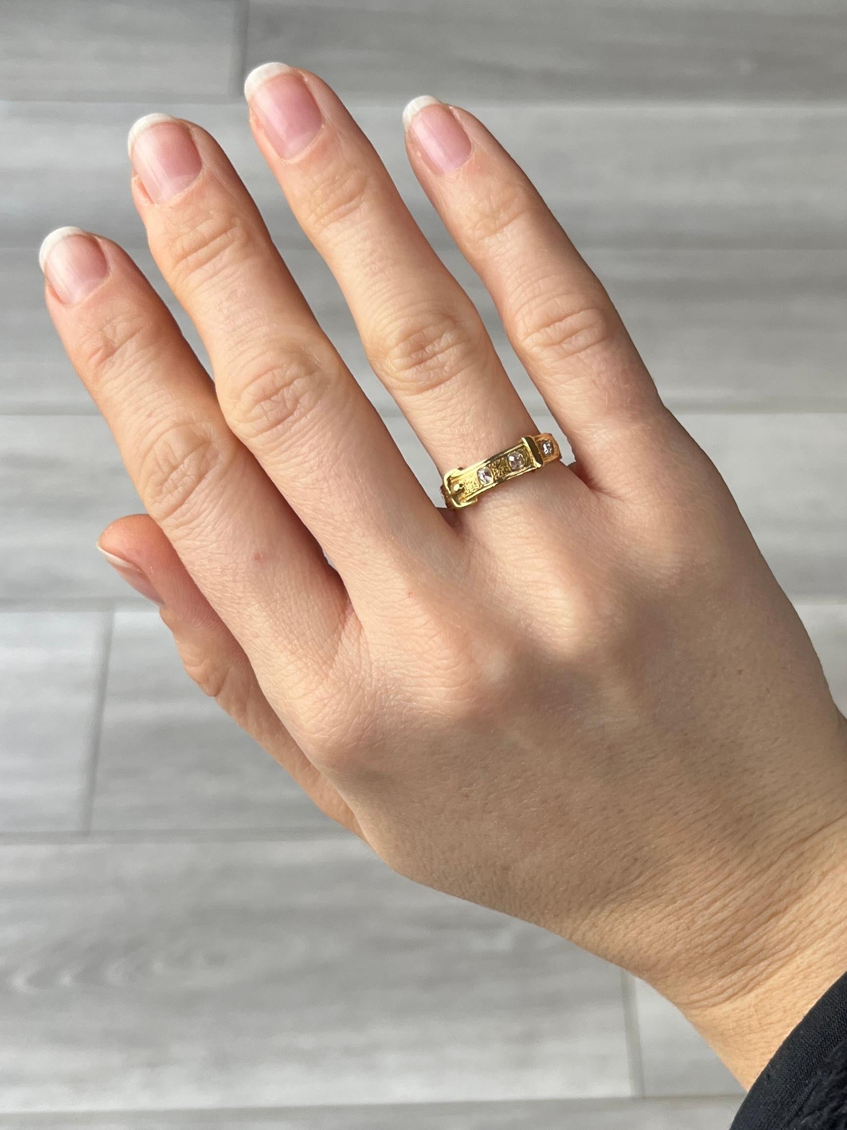 Bague victorienne en or jaune 18 carats avec boucle en diamants Bon état - En vente à Chipping Campden, GB