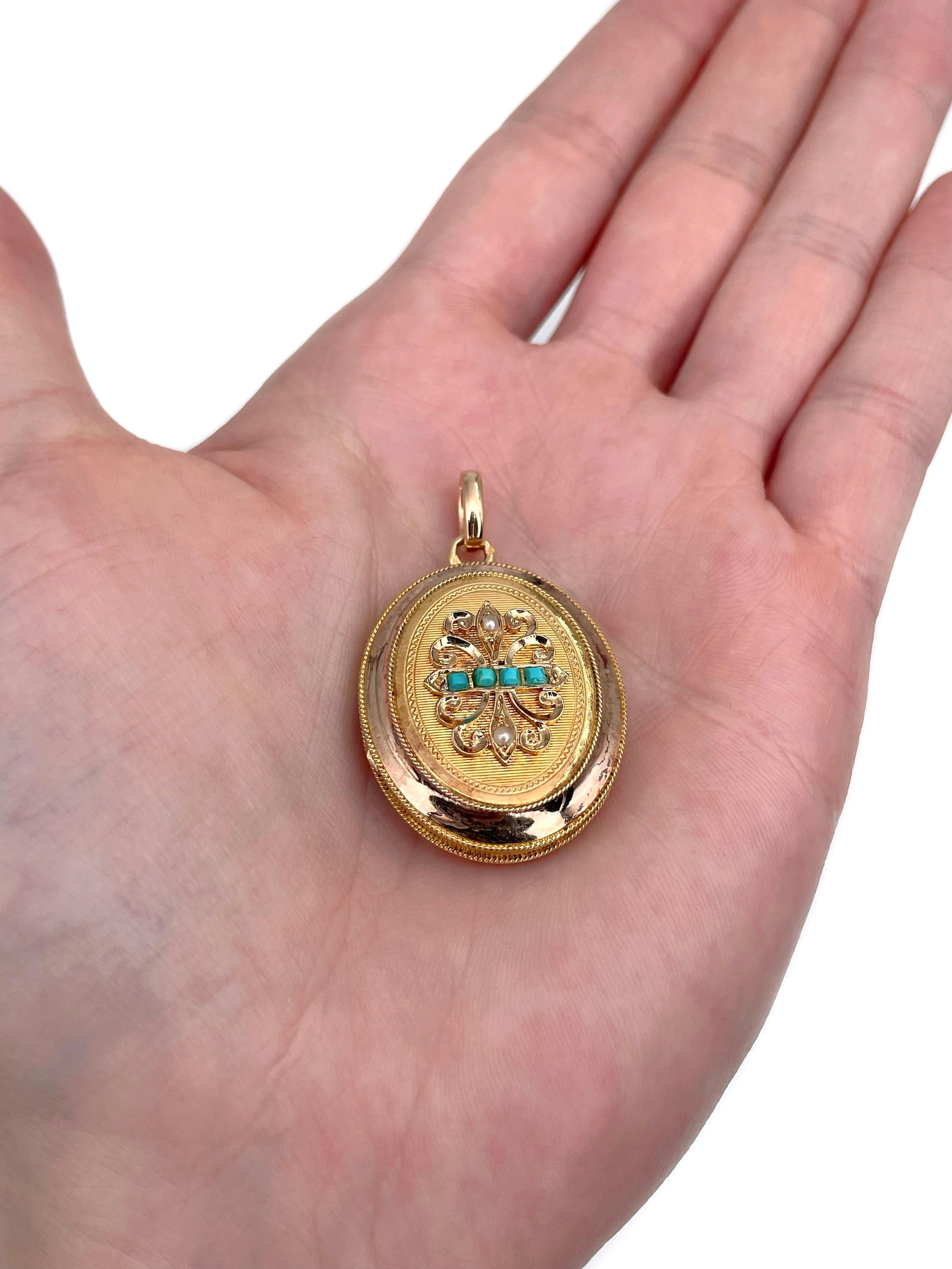This is a Victorian oval locket pendant crafted in 18K yellow and rose gold. Circa 1890. 

The piece features turquoises and seed pearls. 

The locket contains a glass cover inside. 

Weight: 10.23g
Size: 4.2x2.5cm

———

If you have any questions,