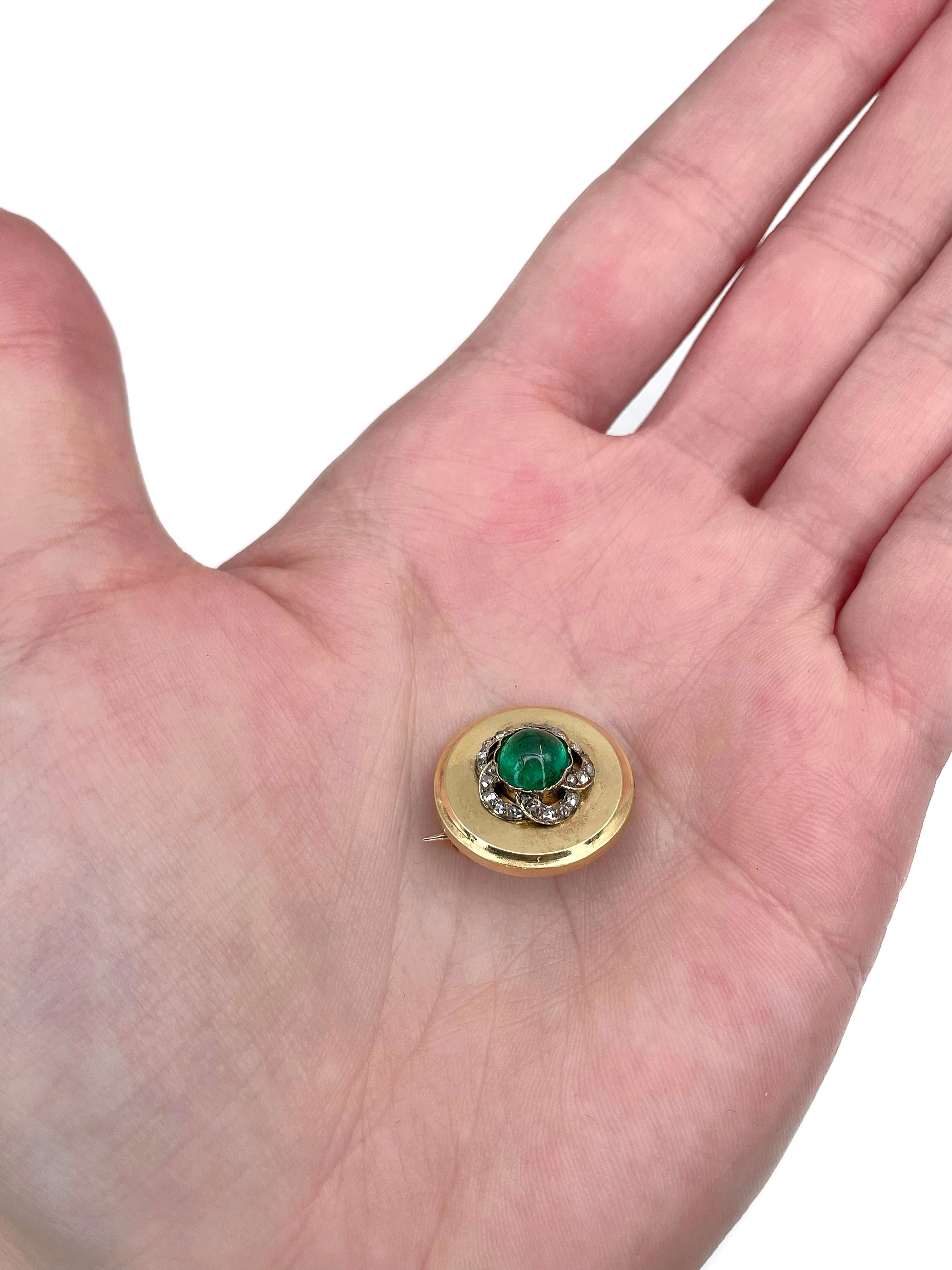 This is a lovely small Victorian round pin brooch crafted in 18K yellow gold. Circa 1890. 

The piece features cabochon cut emerald and rose cut diamonds.

Has a C clasp. 

Weight: 4.05g
Diameter: 1.9cm

———

If you have any questions, please feel