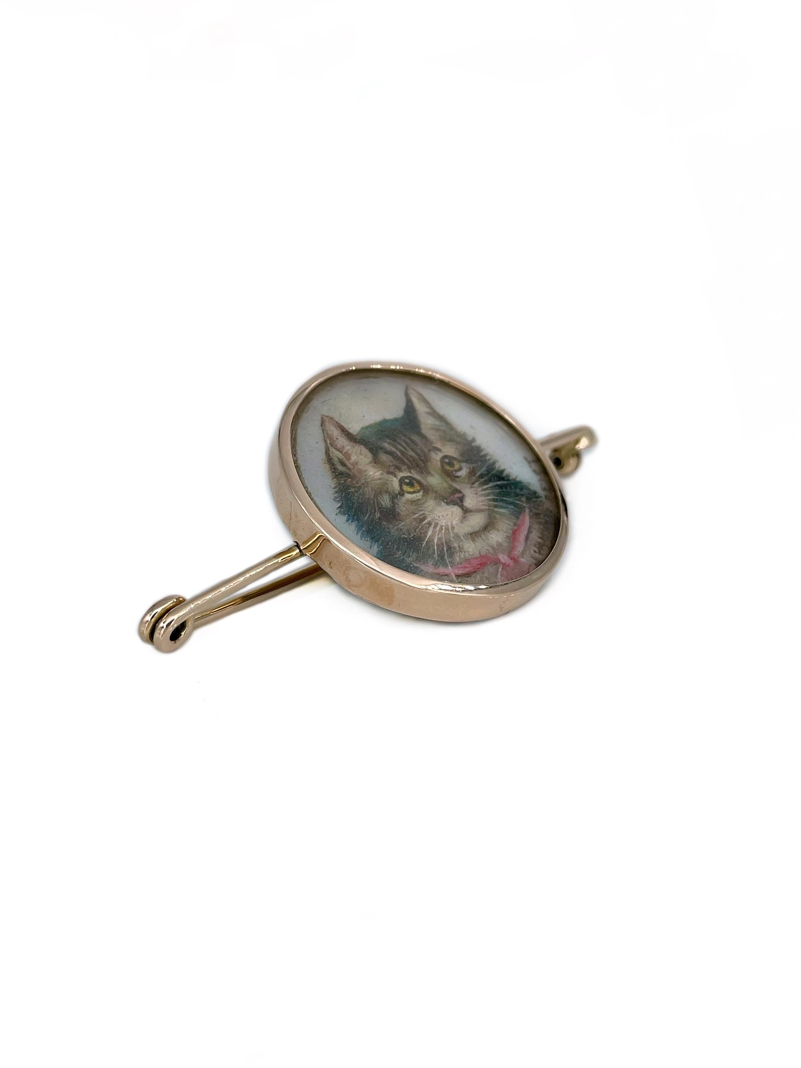 This is a Victorian pin brooch crafted in 18K gold. Circa 1900. 

The piece features a detailed miniature portrait of a cat. It is hand painted. There is a signature of an author. 

Weight: 9.03g
Length: 5.5cm
Diameter: 2.7cm
———

If you have any